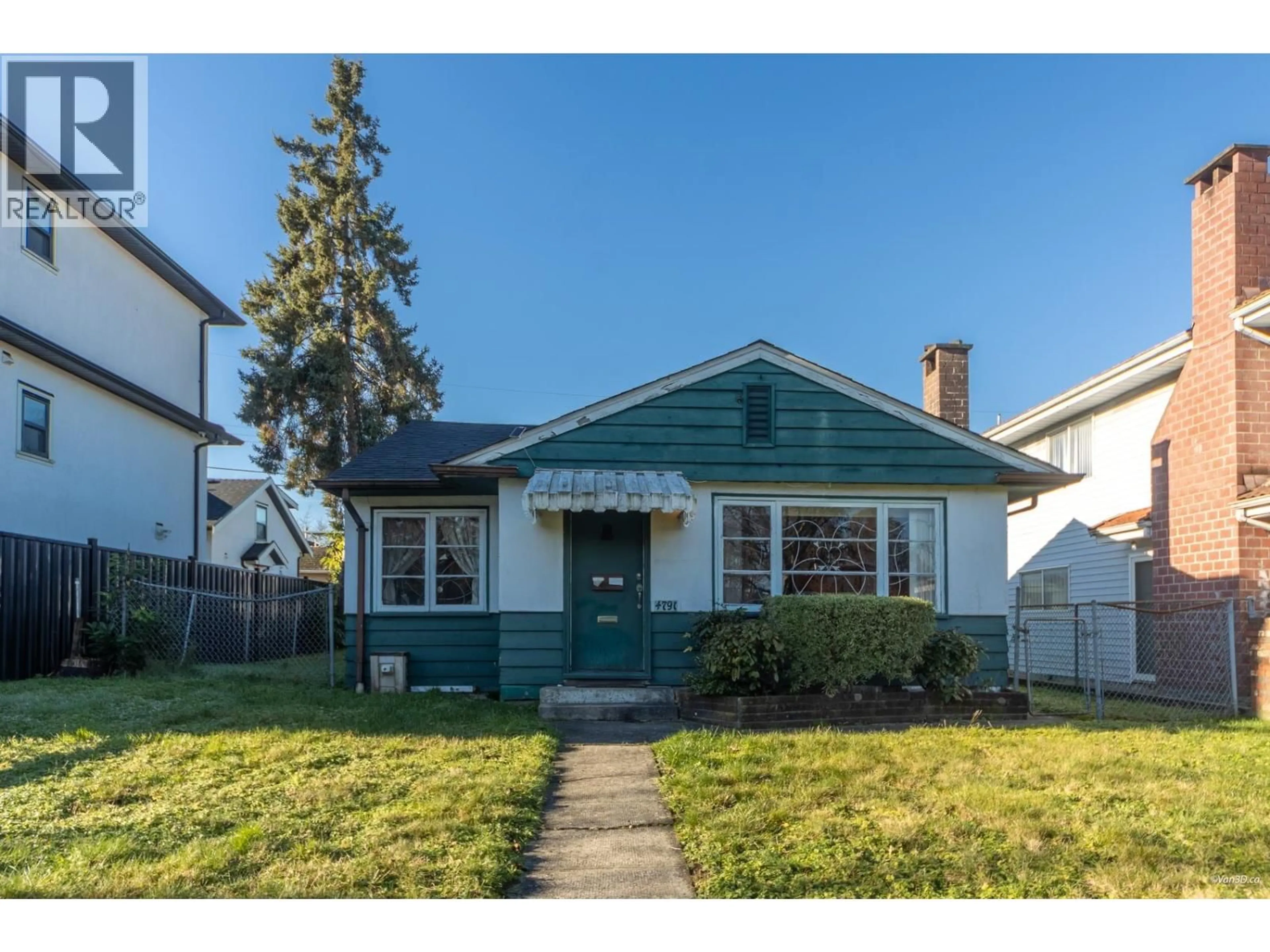 Home with vinyl exterior material, street for 4791 CULLODEN STREET, Vancouver British Columbia V5V4X8