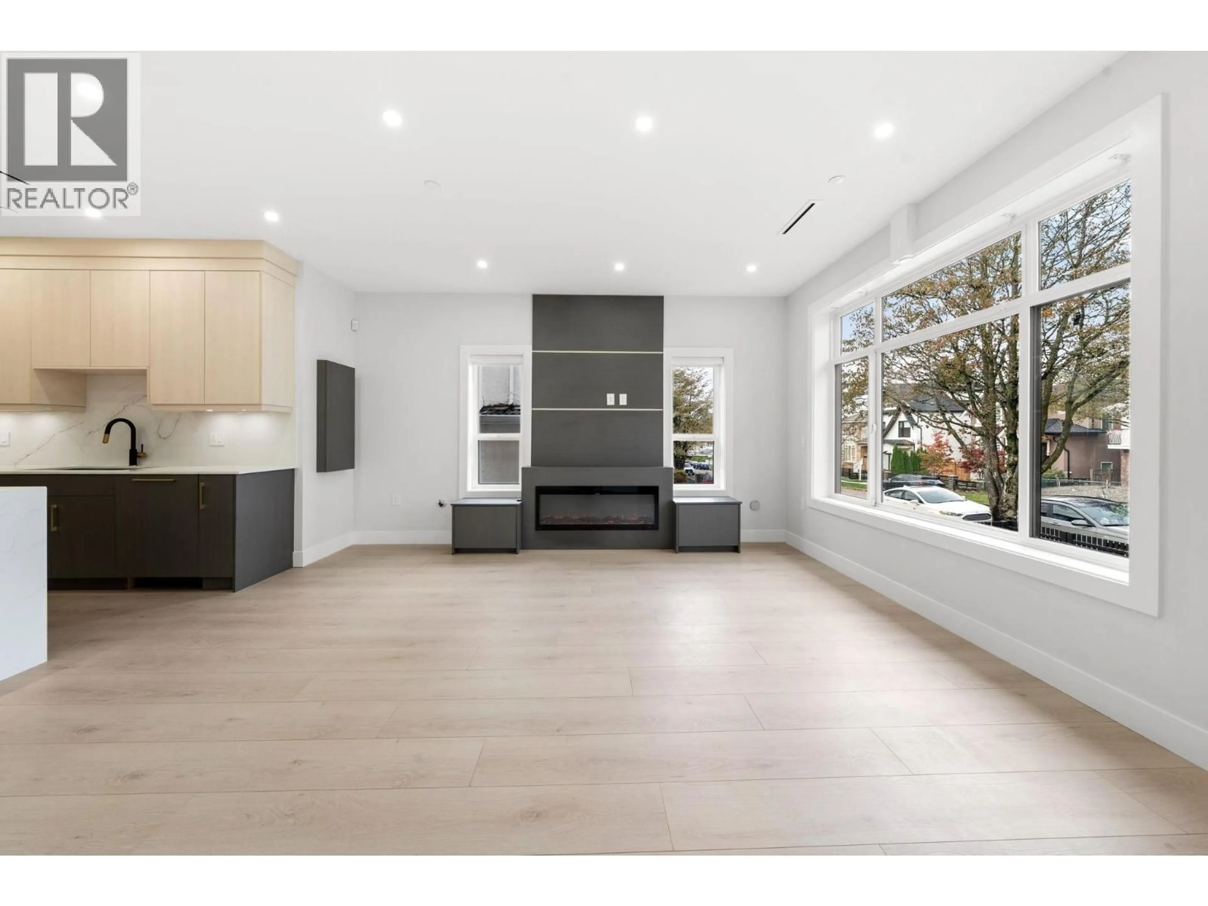 Unknown for 1 - 3274 44TH AVENUE, Vancouver British Columbia V5R3B1