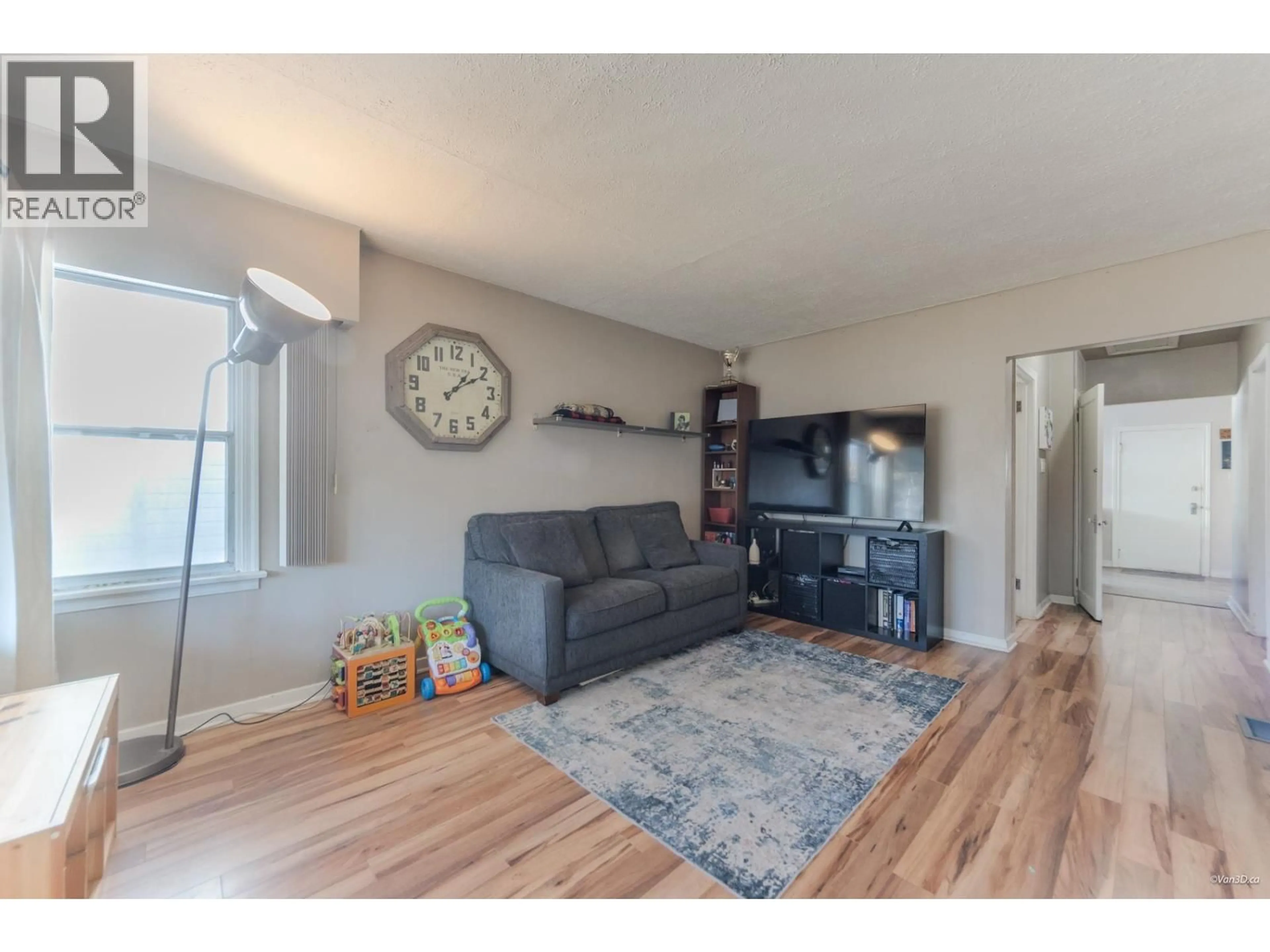 Living room with furniture, unknown for 4736 KNIGHT STREET, Vancouver British Columbia V5N3N2