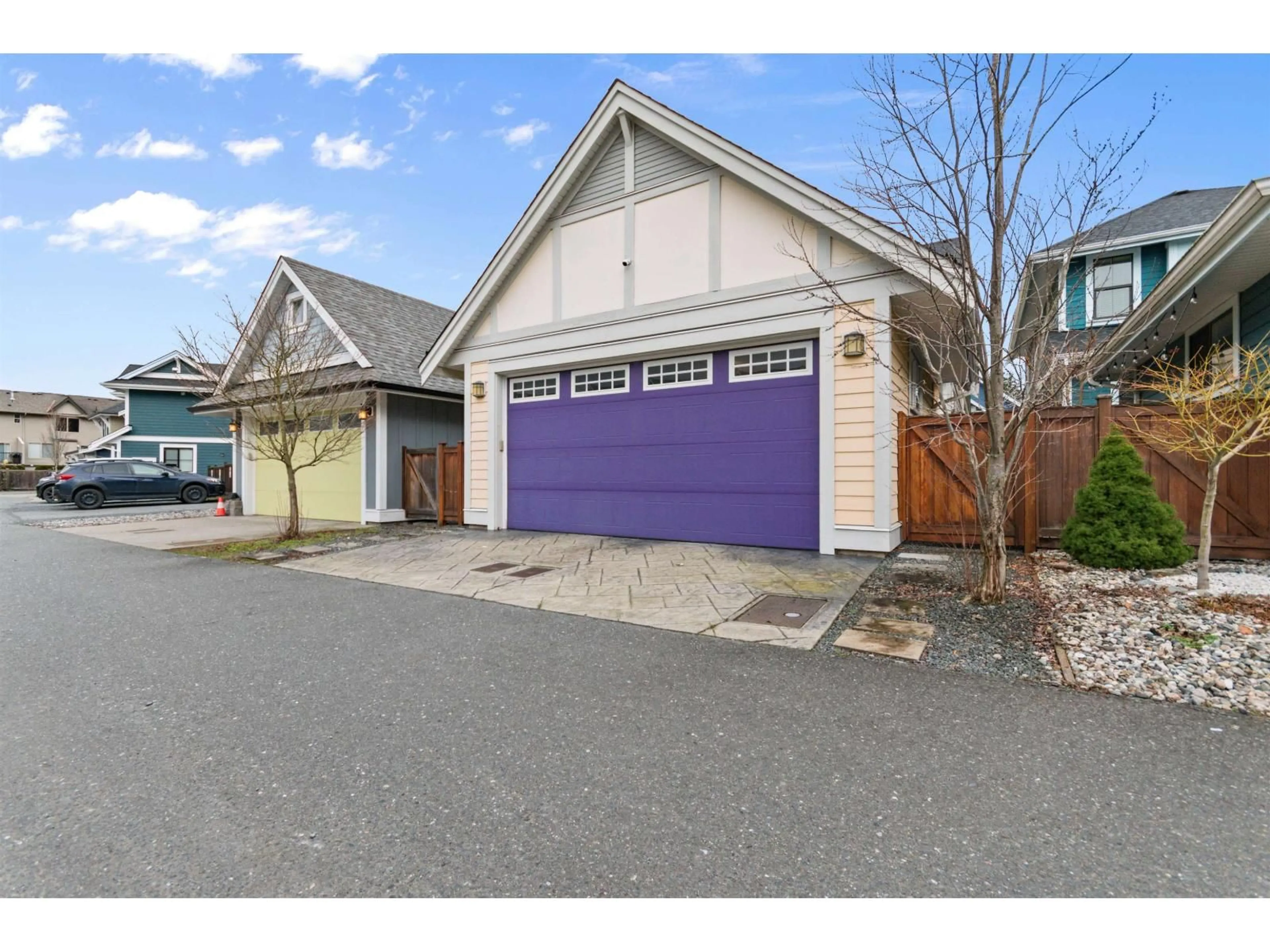 Indoor garage for 44763 ANGLERS BOULEVARD, Chilliwack British Columbia V2R0X7