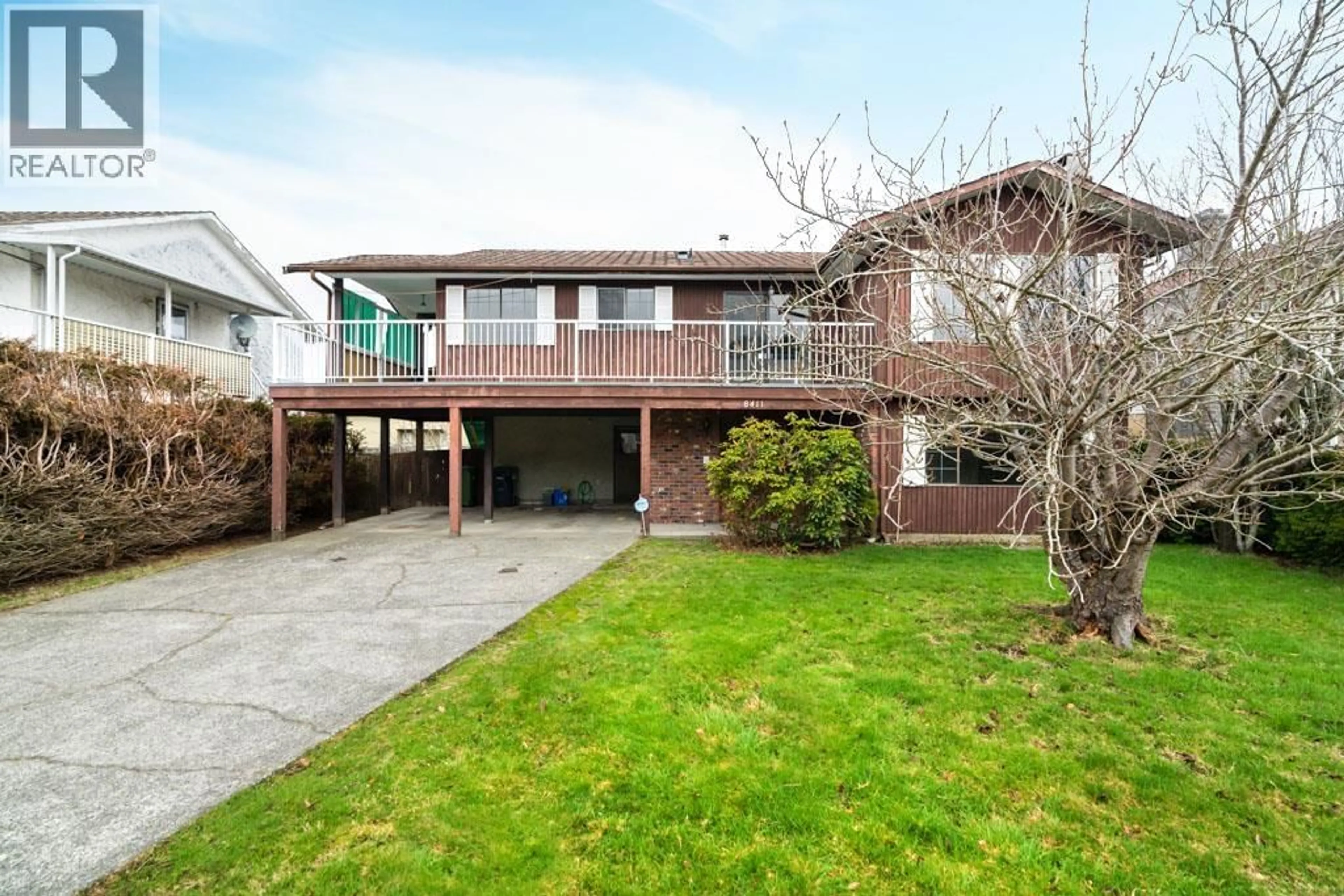 A pic from outside/outdoor area/front of a property/back of a property/a pic from drone, water/lake/river/ocean view for 8411 RIDEAU DRIVE, Richmond British Columbia V7A4M6