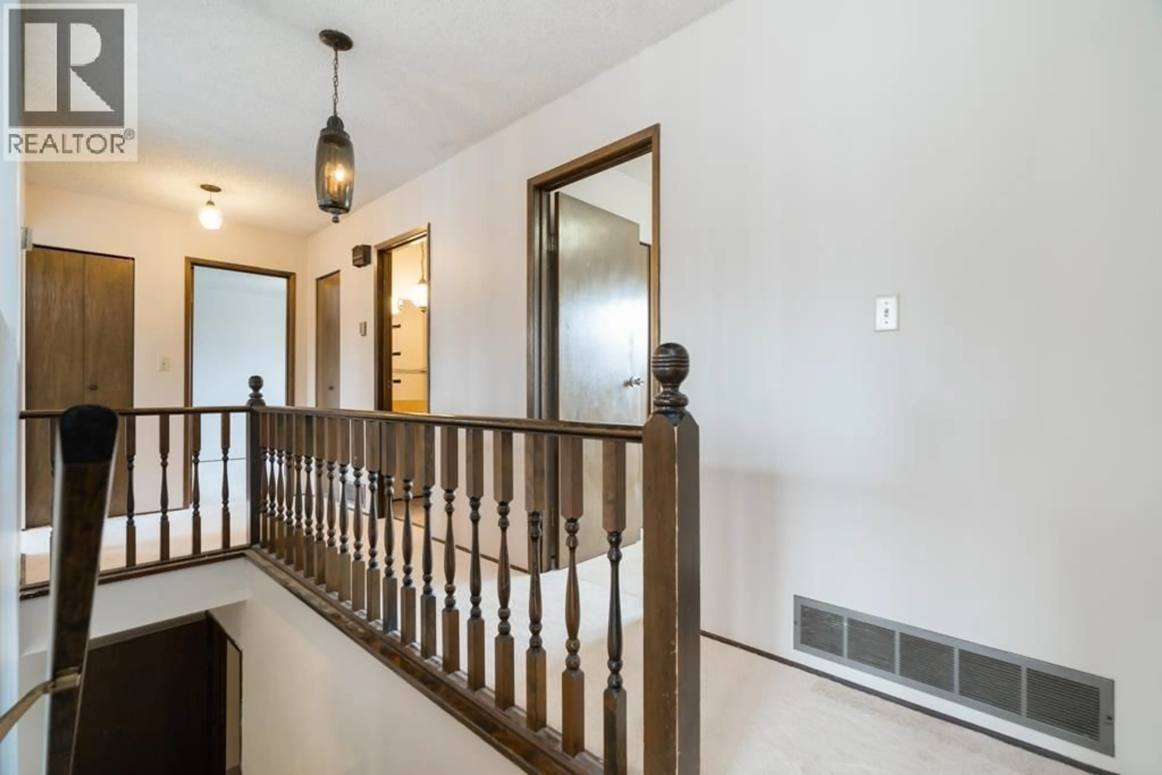 Indoor foyer for 8411 RIDEAU DRIVE, Richmond British Columbia V7A4M6