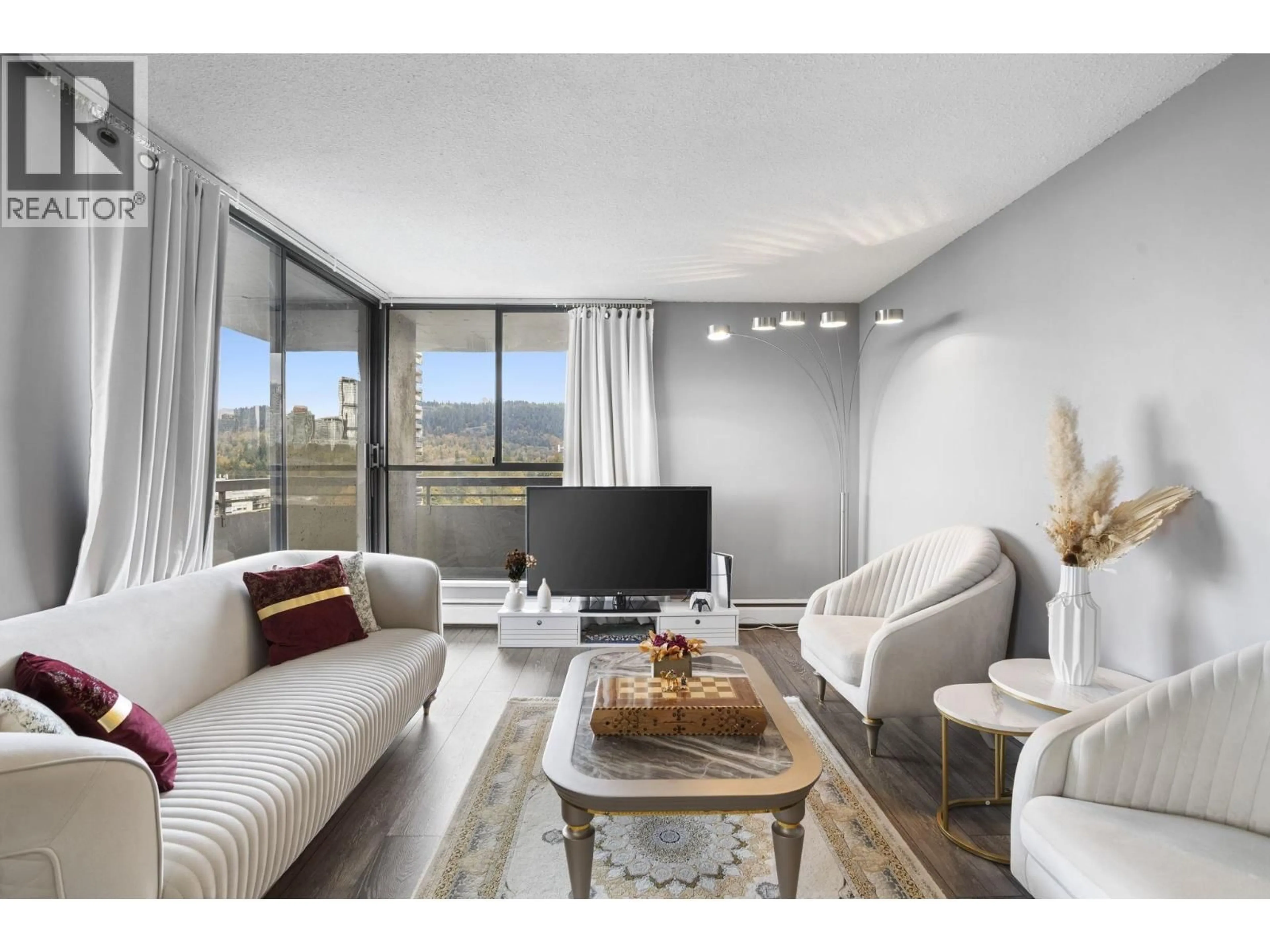 Living room with furniture, unknown for 1605 - 3737 BARTLETT COURT, Burnaby British Columbia V3J7E3