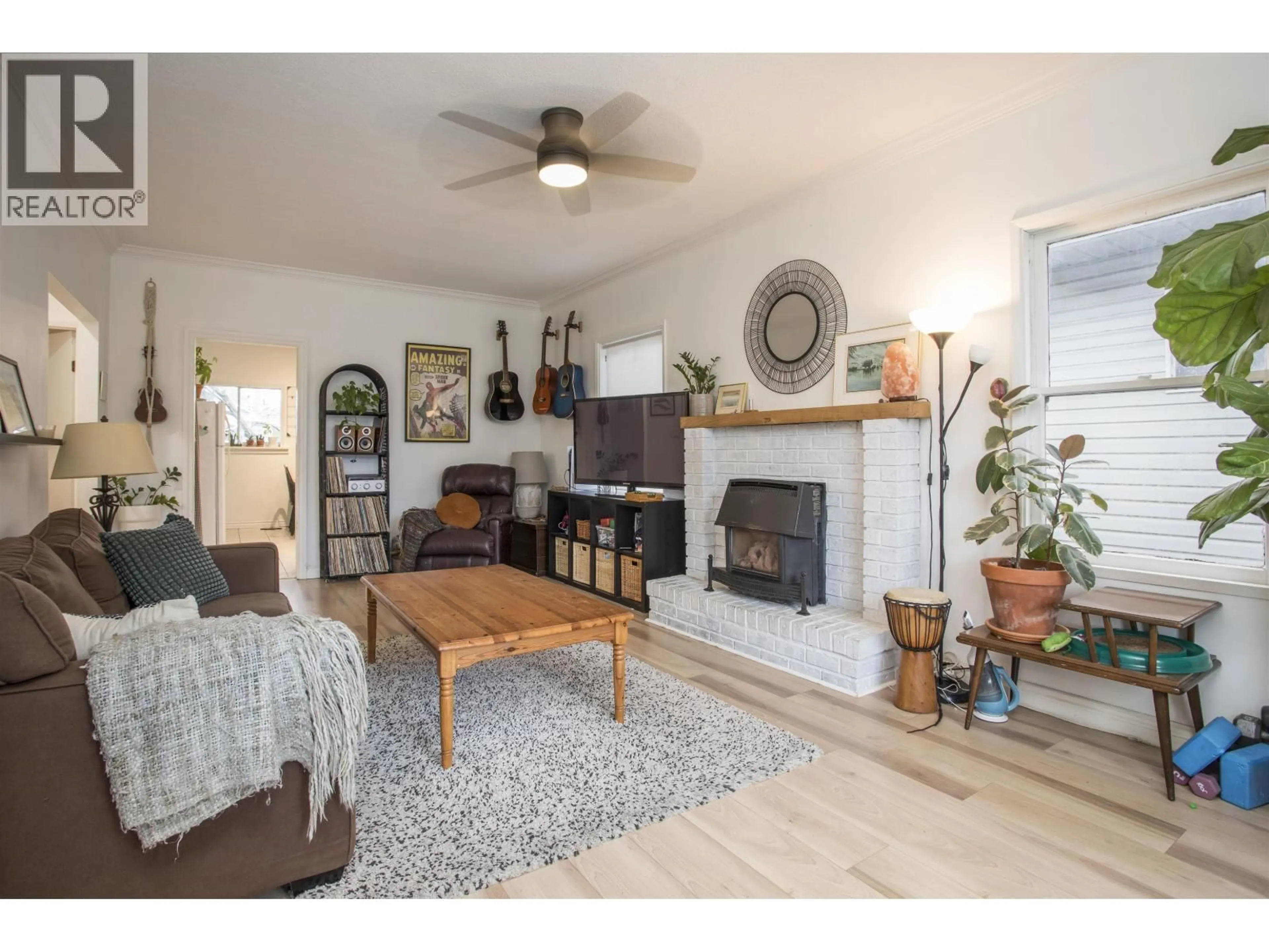 Living room with furniture, unknown for 1976 WARWICK AVENUE, Port Coquitlam British Columbia V3C1L6