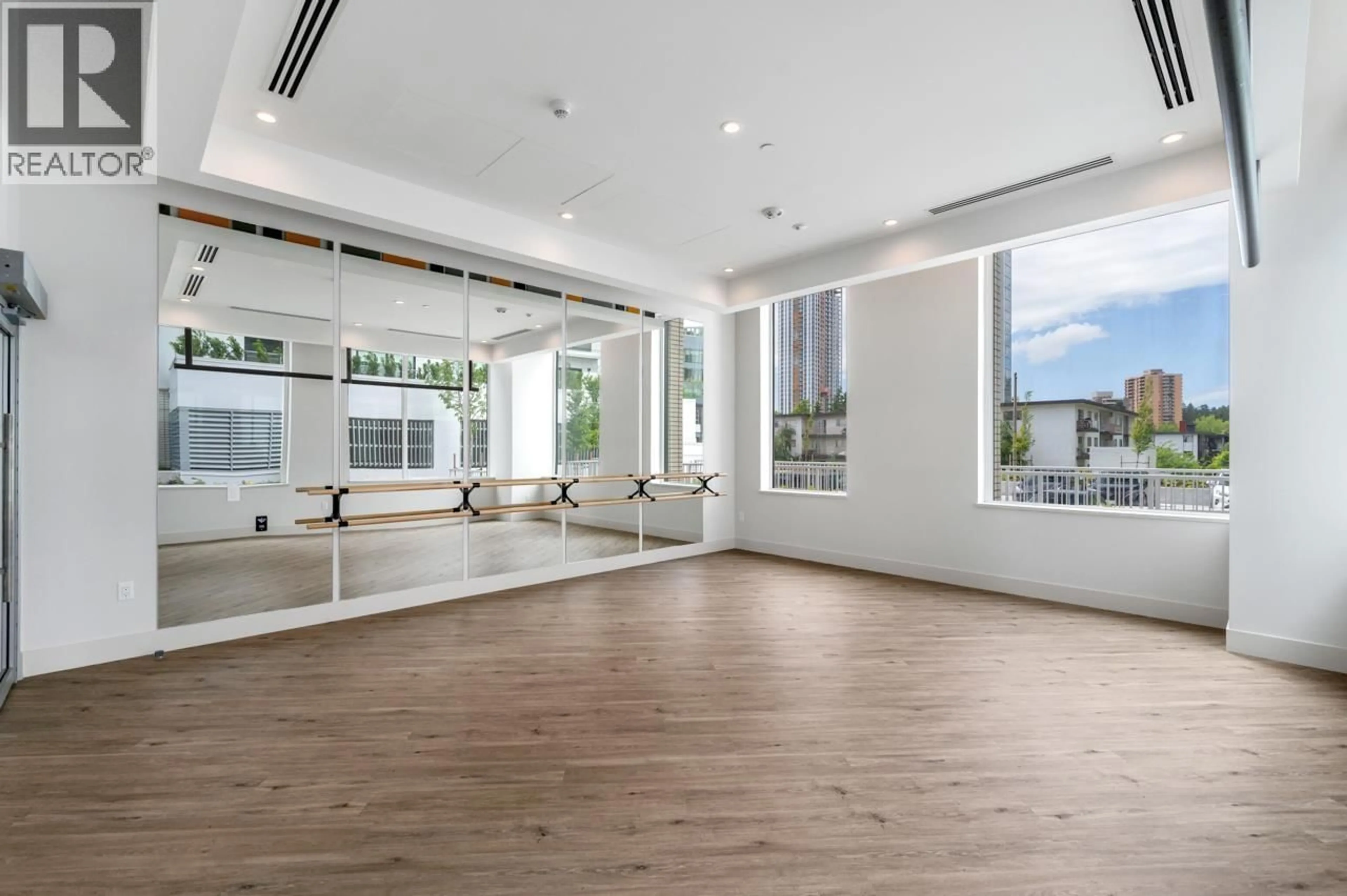 Indoor foyer for 2303 - 6537 TELFORD AVENUE, Burnaby British Columbia V5C0M1