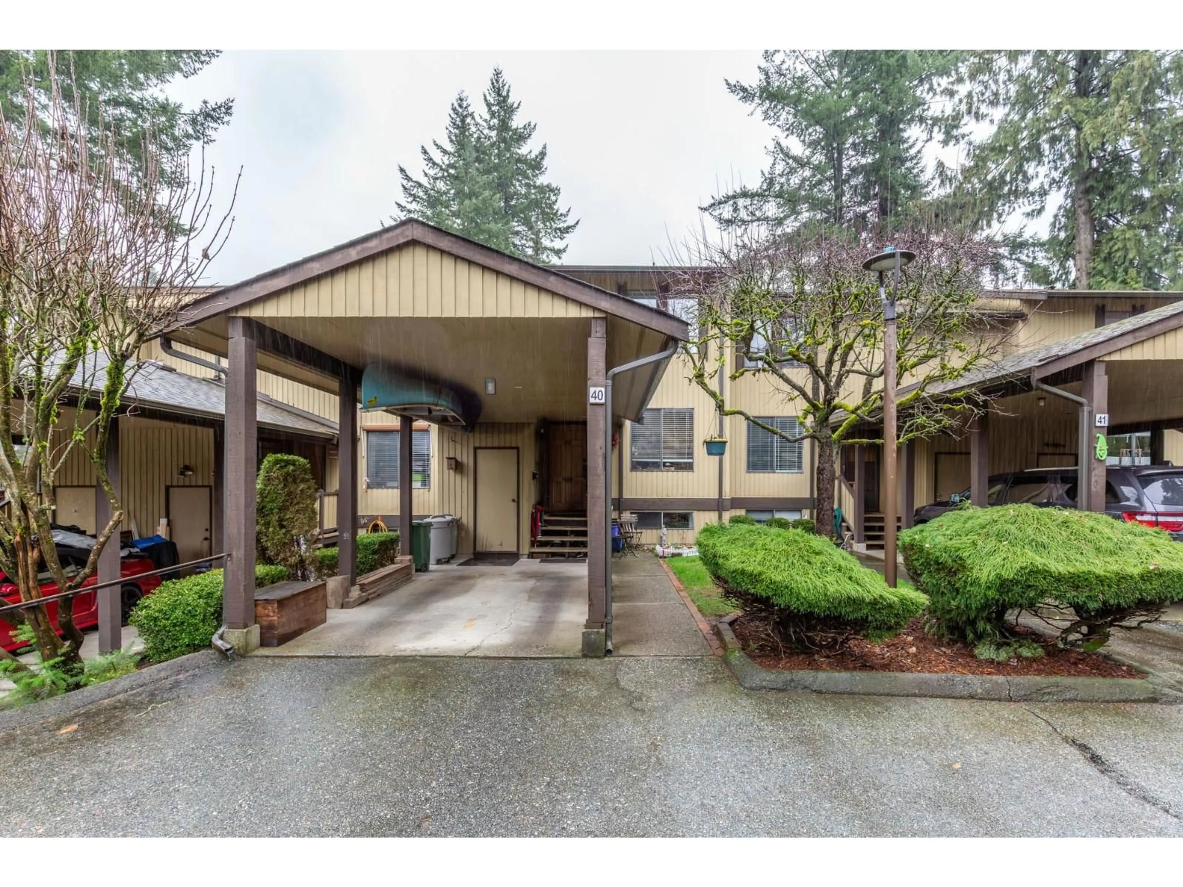 Indoor foyer for 40 - 2998 MOUAT DRIVE, Abbotsford British Columbia V2T4E6