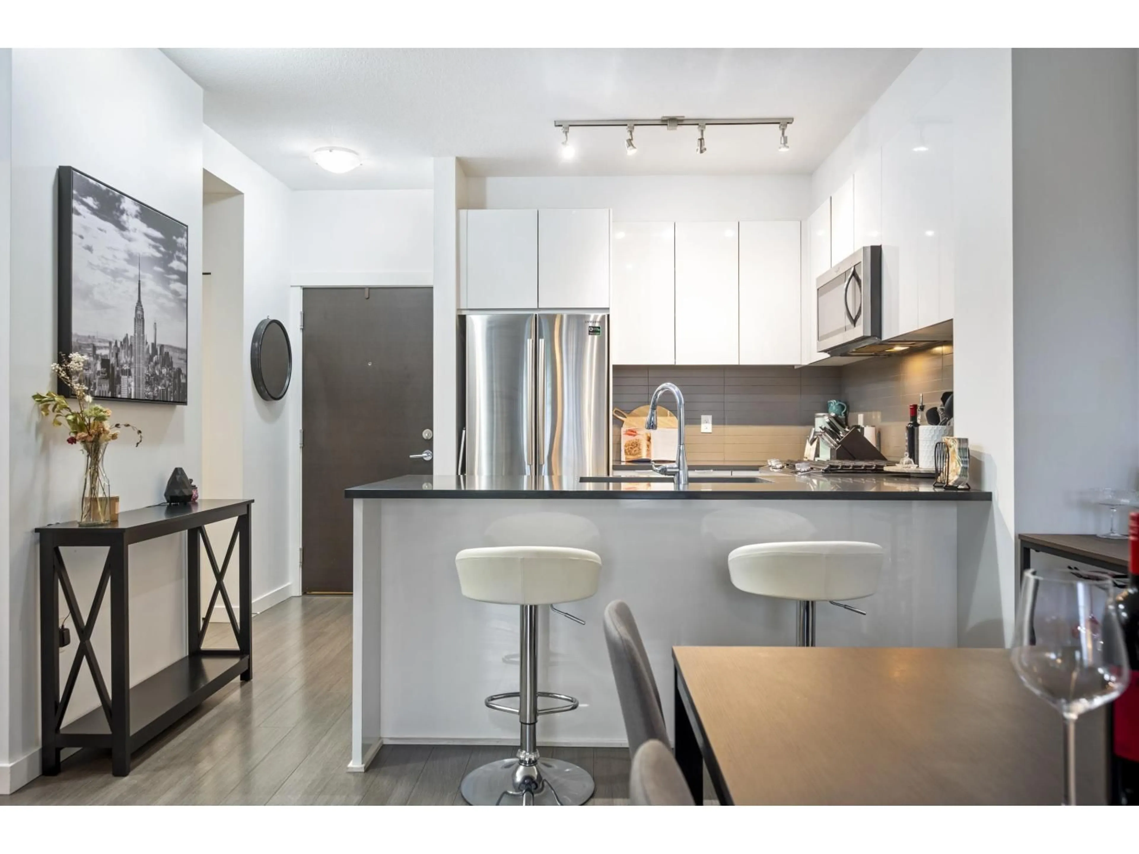 Open concept kitchen, unknown for 212 - 15137 33 AVENUE, Surrey British Columbia V3Z0Y1