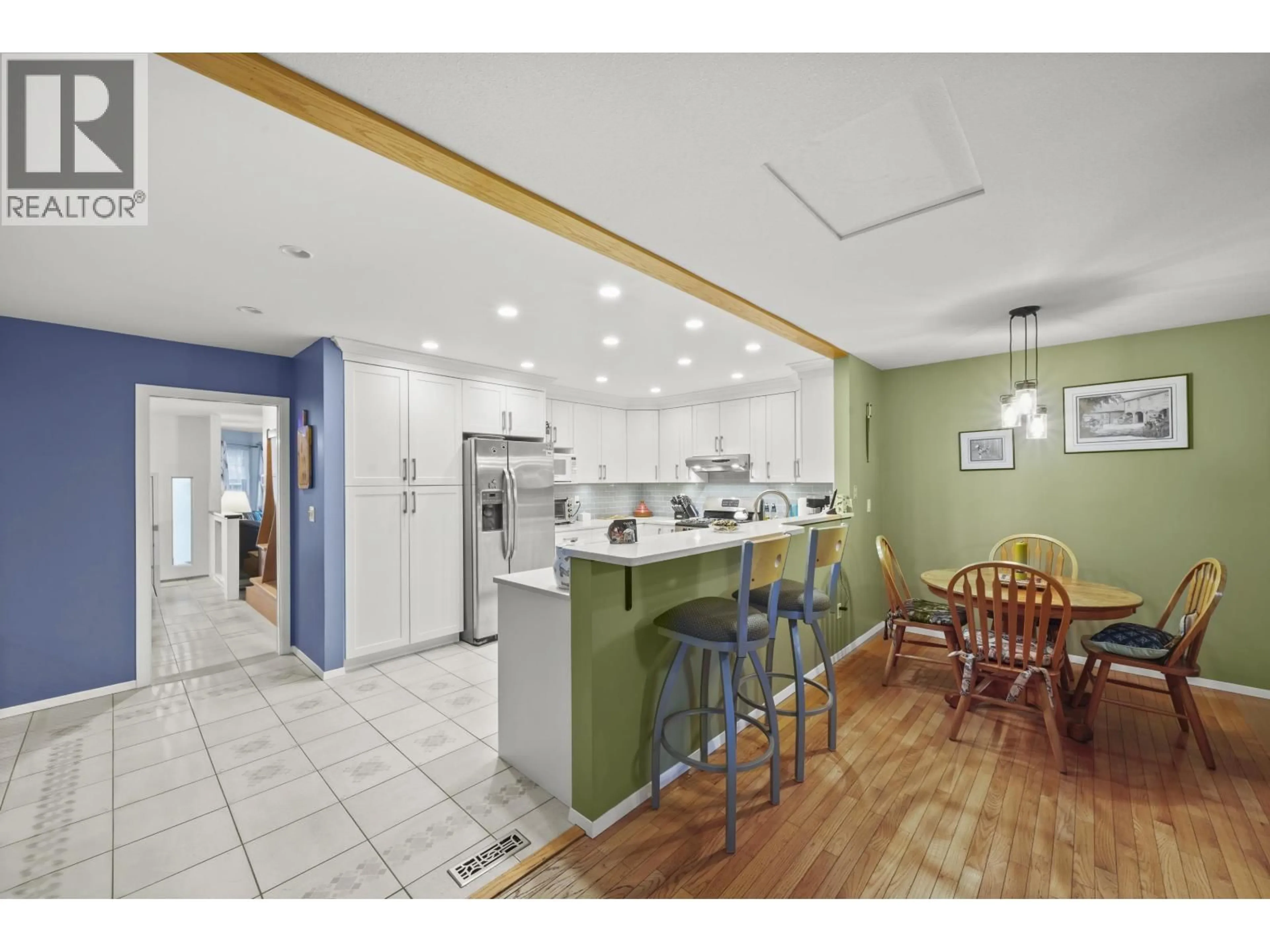 Open concept kitchen, ceramic/tile floor for 19607 SOMERSET DRIVE, Pitt Meadows British Columbia V3Y2L4