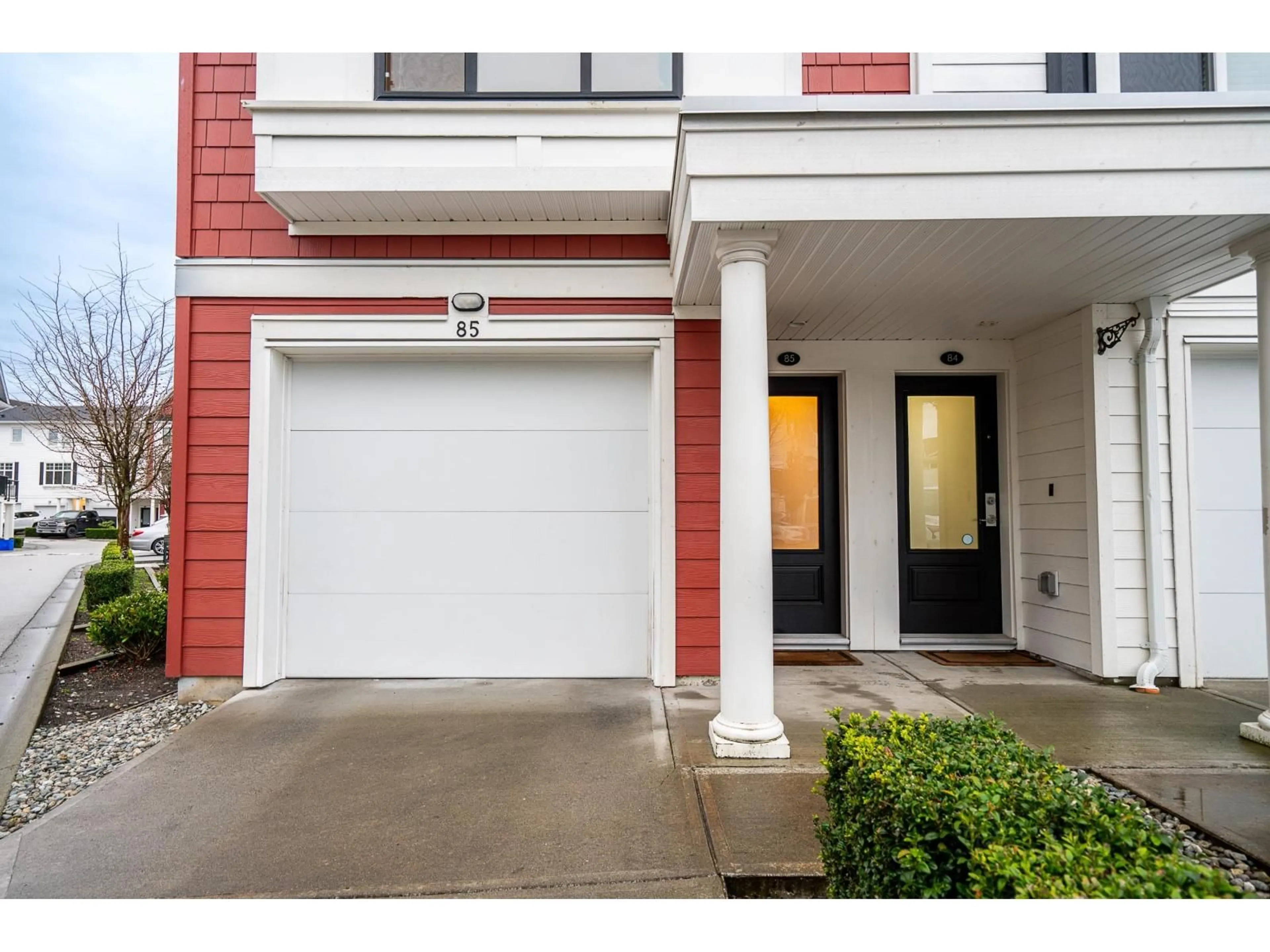 Indoor entryway for 85 - 27735 ROUNDHOUSE DRIVE, Abbotsford British Columbia V4X0B9