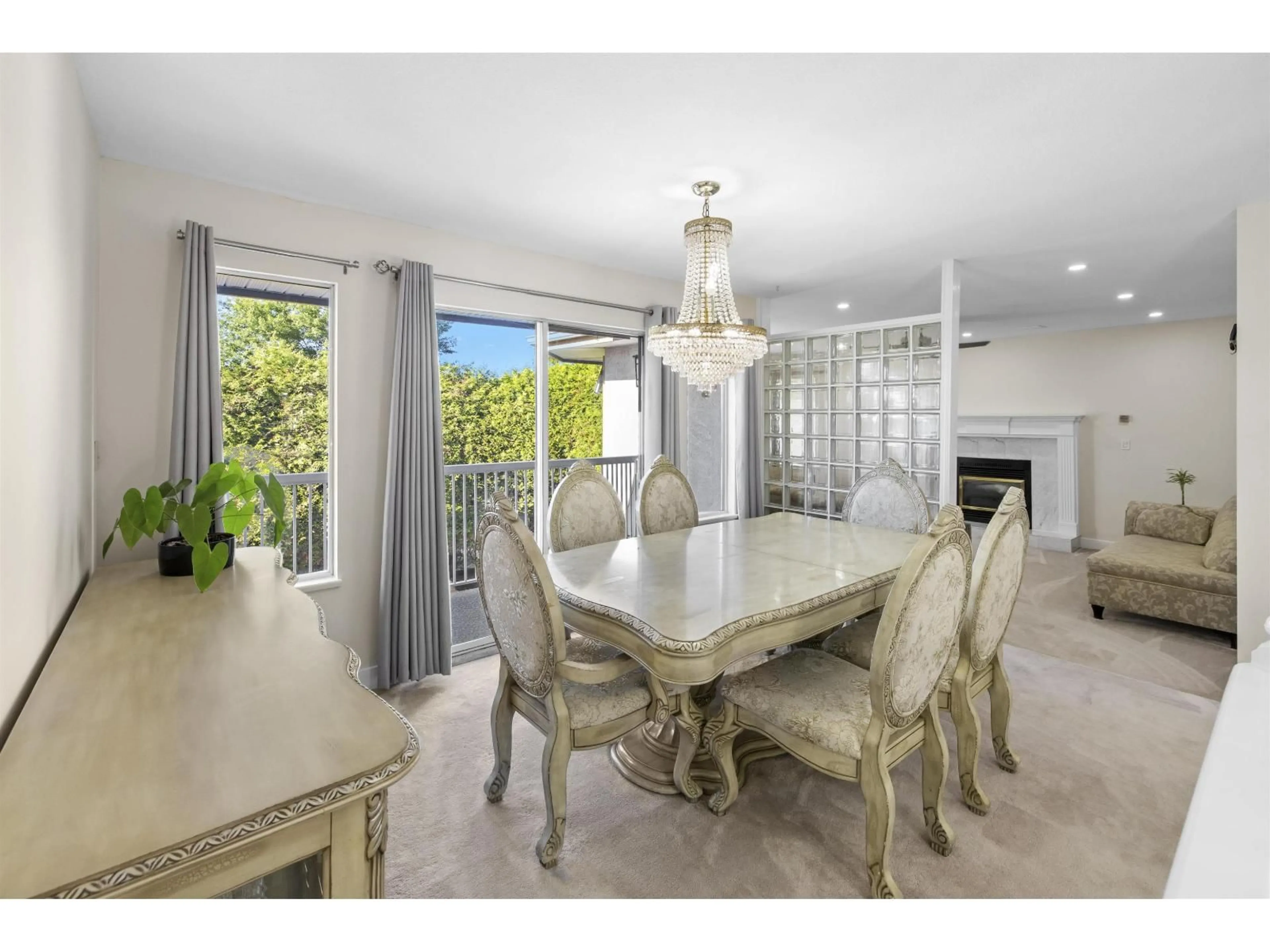 Dining room, unknown for 12604 68 AVENUE, Surrey British Columbia V3W1G4