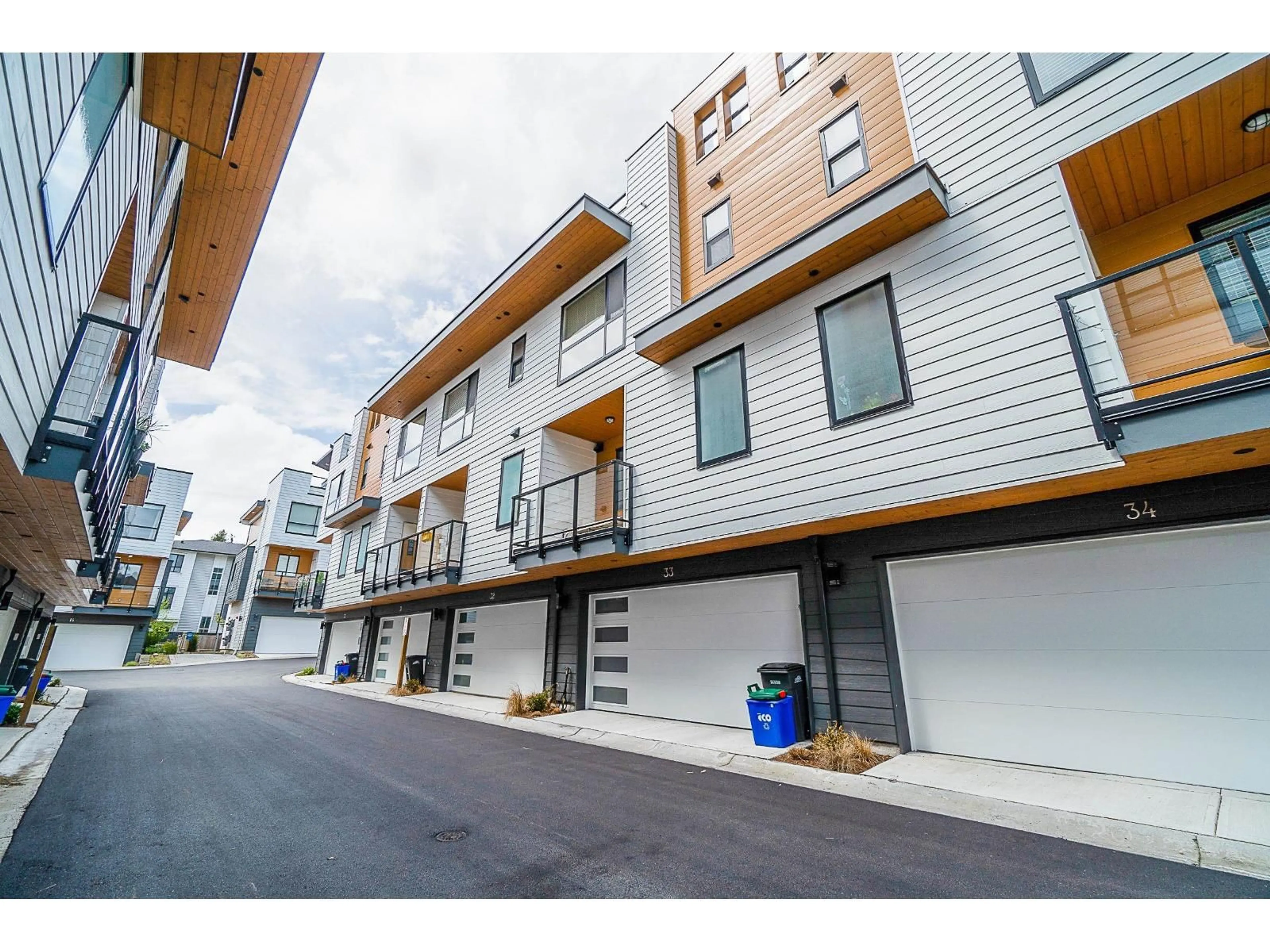 Unknown for 33 - 16511 WATSON DRIVE DRIVE, Surrey British Columbia V4N6T7