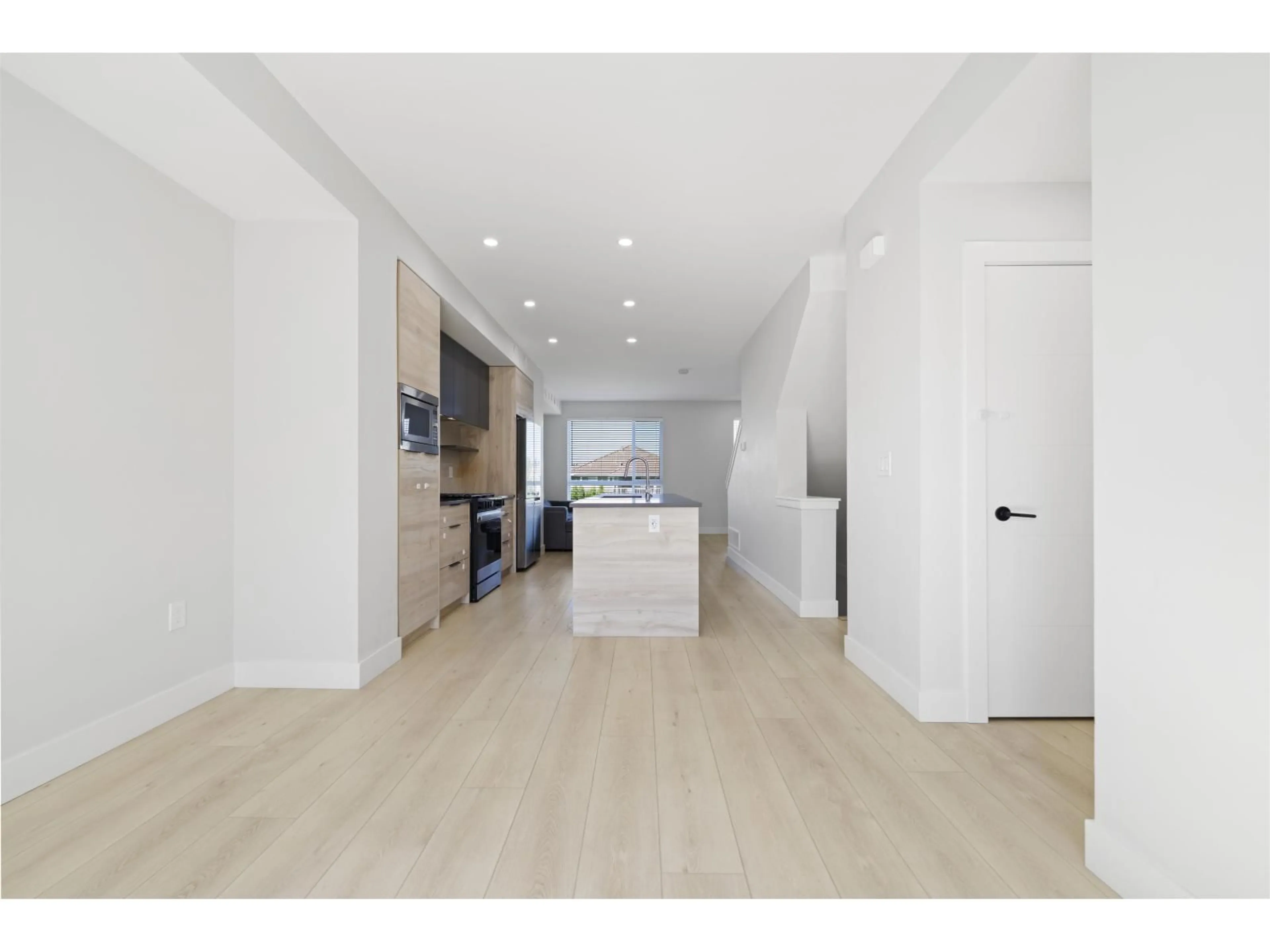 Open concept kitchen, unknown for 23 - 30530 CARDINAL AVENUE, Abbotsford British Columbia V2T0L5