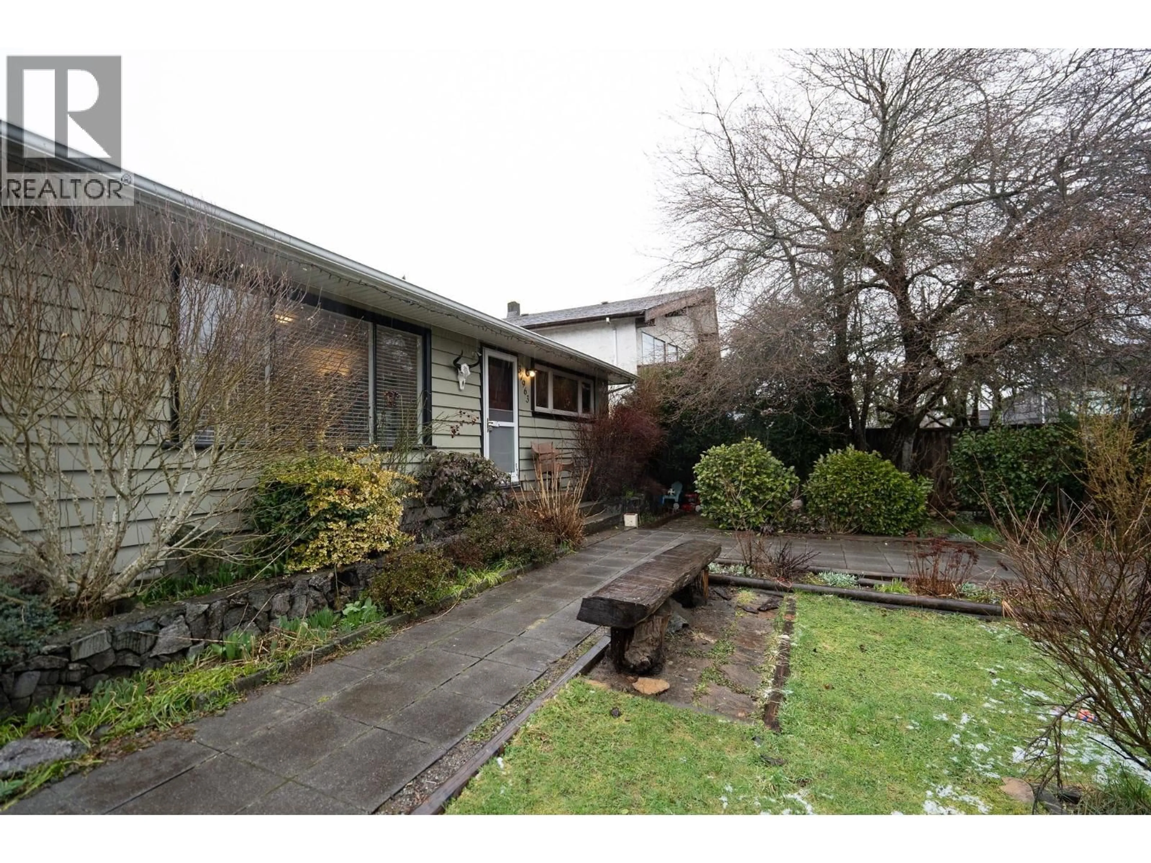 Unknown for 37963 FOURTH AVENUE, Squamish British Columbia V8B0B7