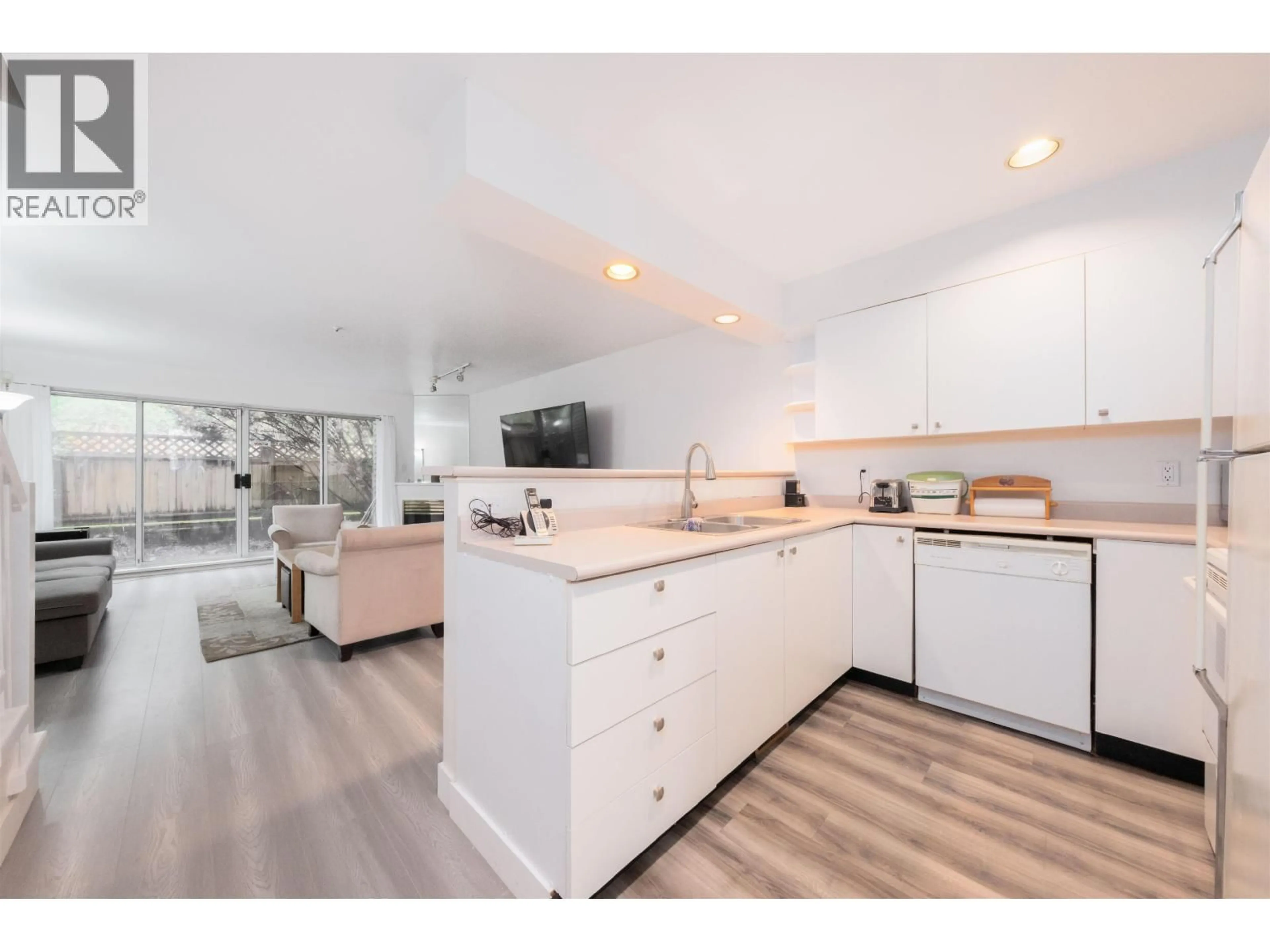 Open concept kitchen, unknown for 3371 FIELDSTONE AVENUE, Vancouver British Columbia V5S4R9