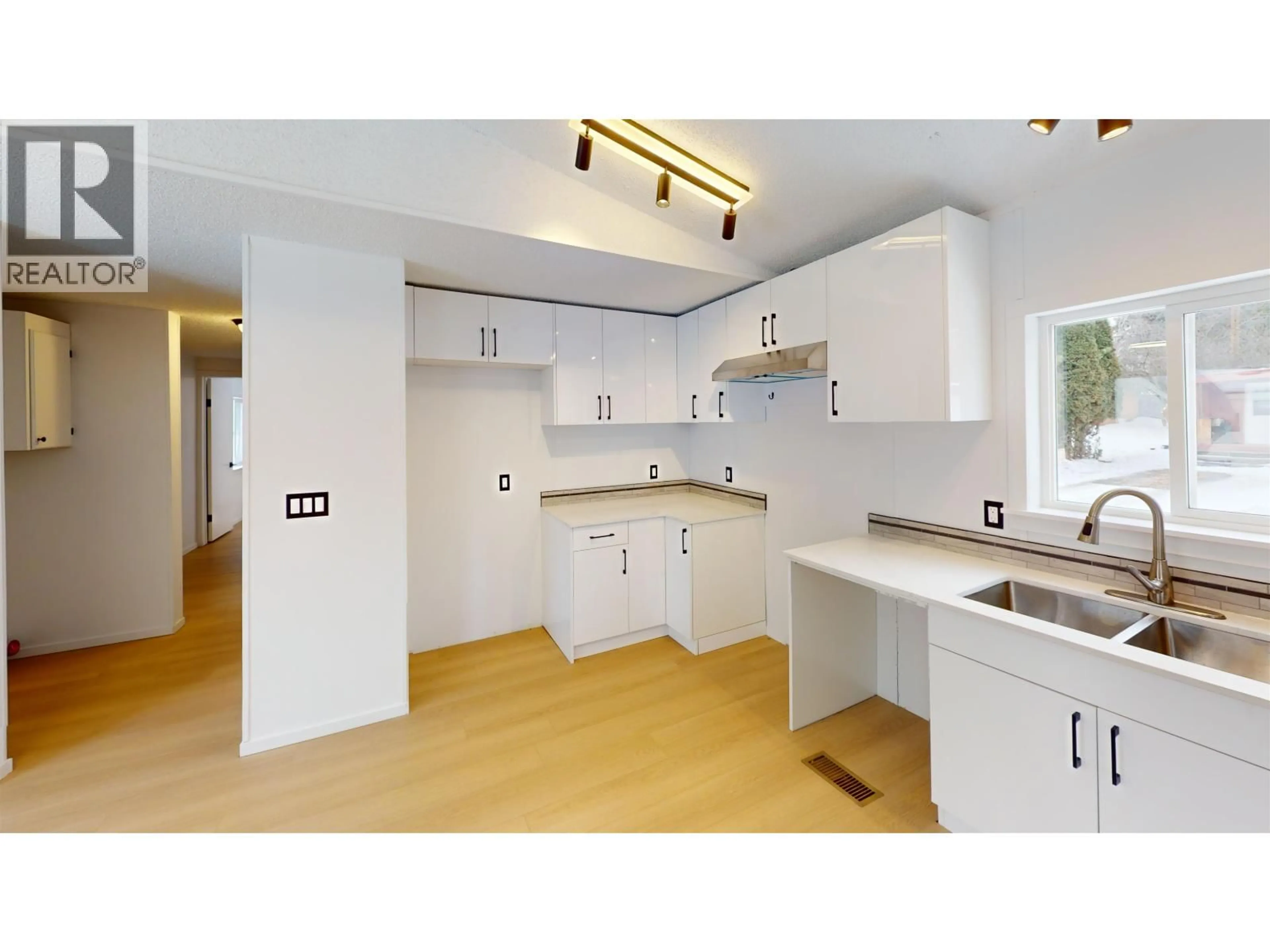 Open concept kitchen, unknown for 24 - 654 NORTH FRASER DRIVE, Quesnel British Columbia V2J1Z6
