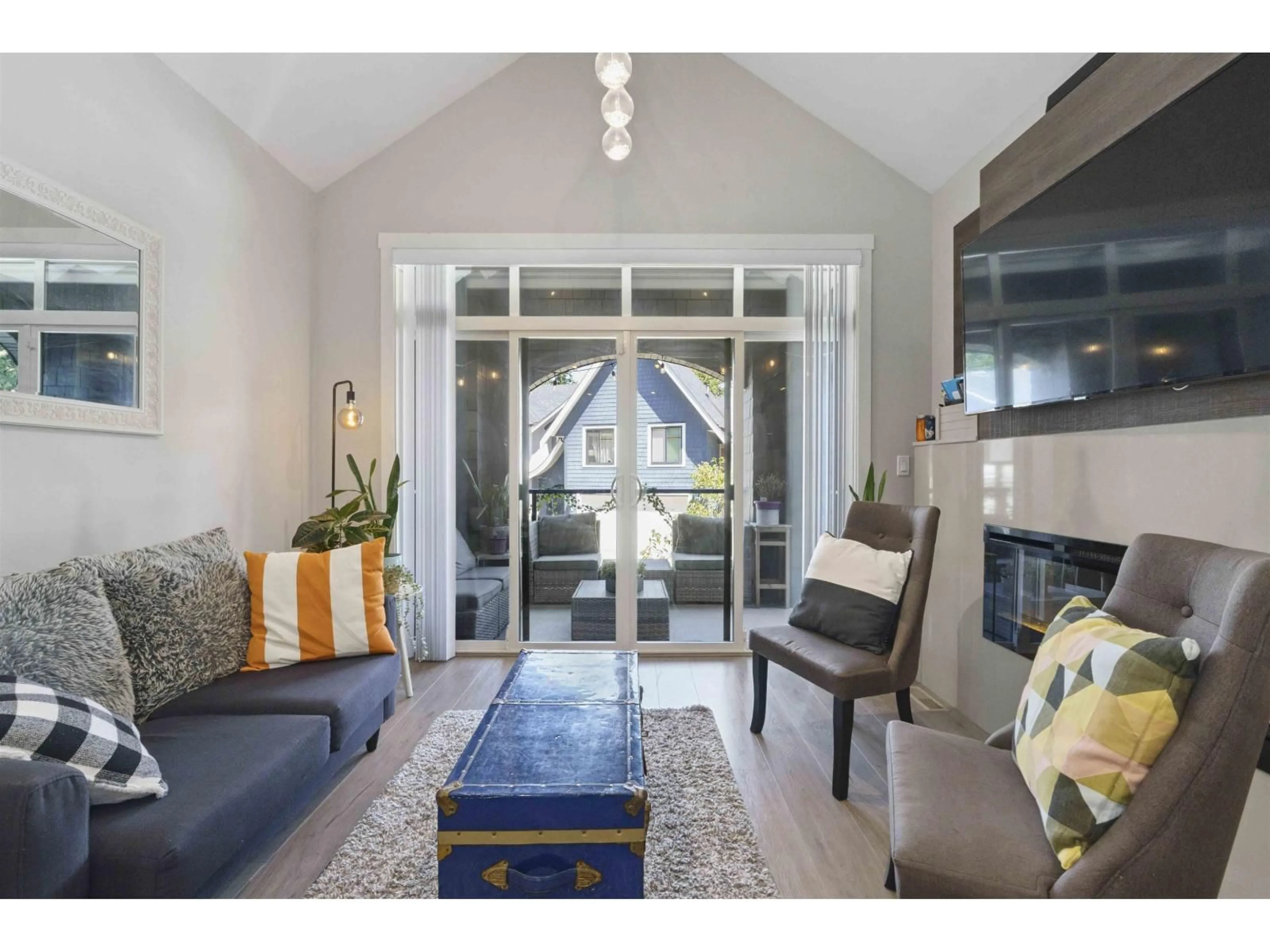 Living room with furniture, unknown for 73 - 15677 28 AVENUE, Surrey British Columbia V3Z0E5