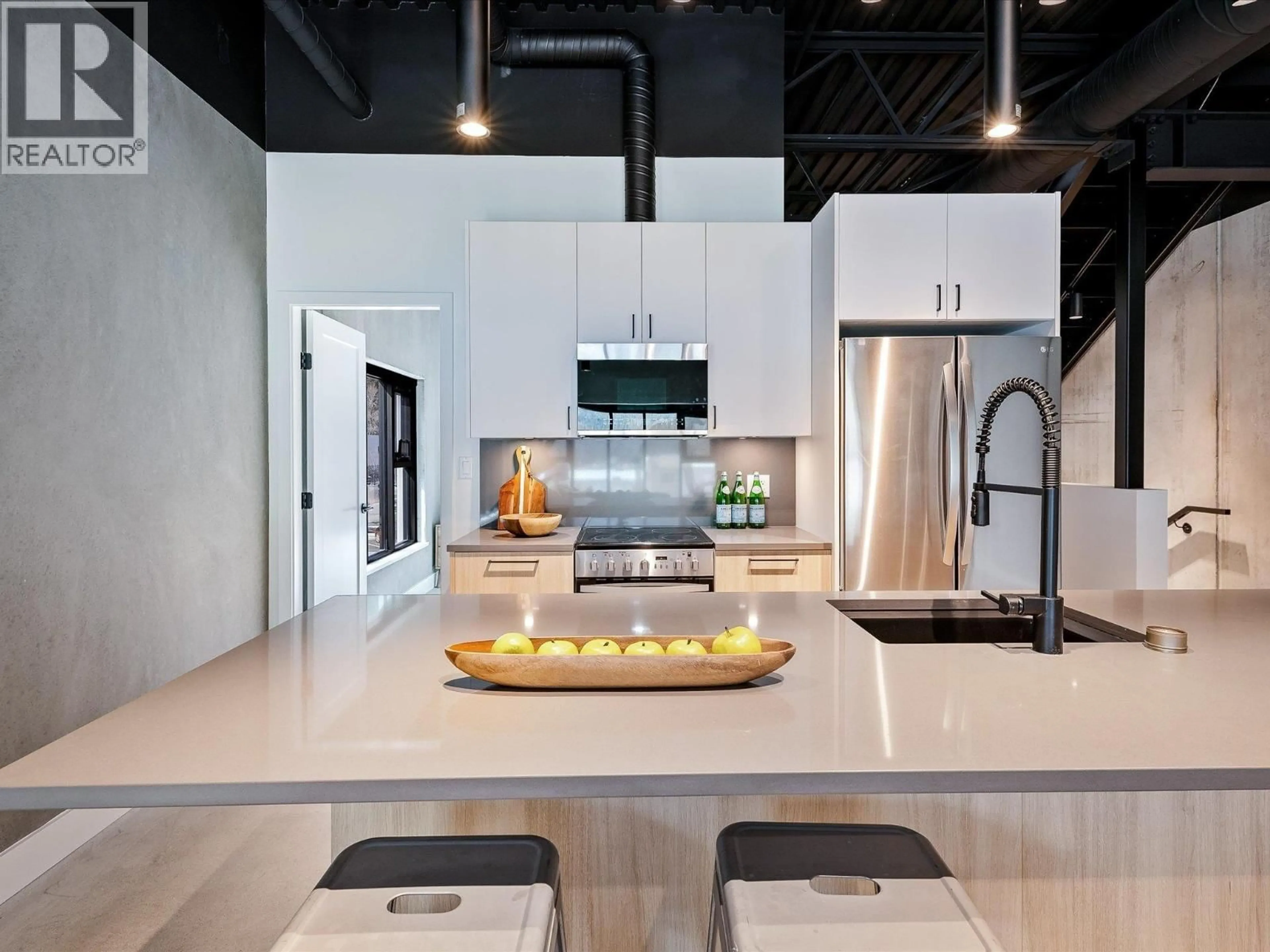 Contemporary kitchen, unknown for 24 - 7342 INDUSTRIAL WAY, Pemberton British Columbia V0N2L0