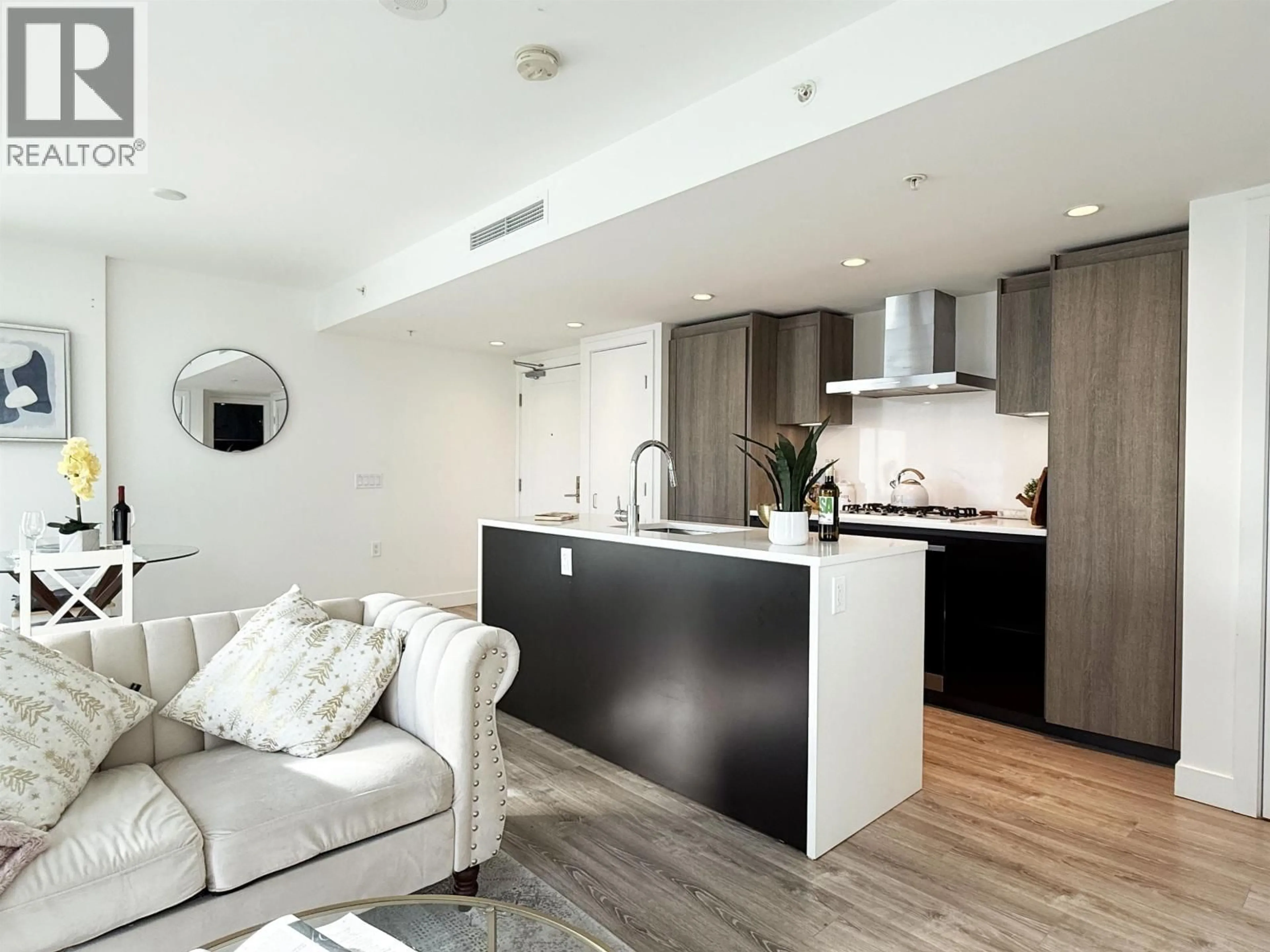 Open concept kitchen, unknown for 561 - 6320 NO. 3 ROAD, Richmond British Columbia V6Y0L5