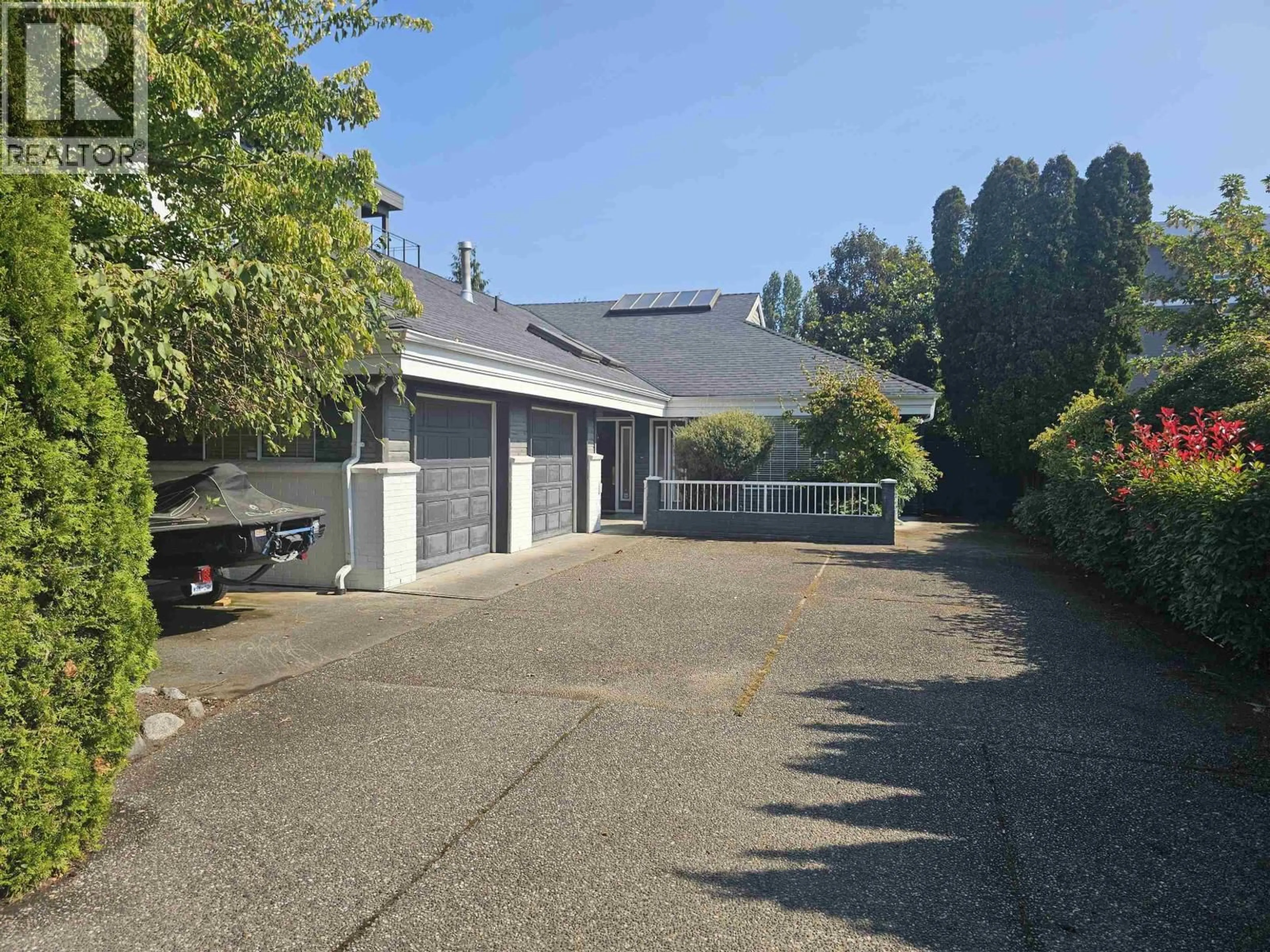 A pic from outside/outdoor area/front of a property/back of a property/a pic from drone, street for 4664 51 STREET, Delta British Columbia V4K2V7