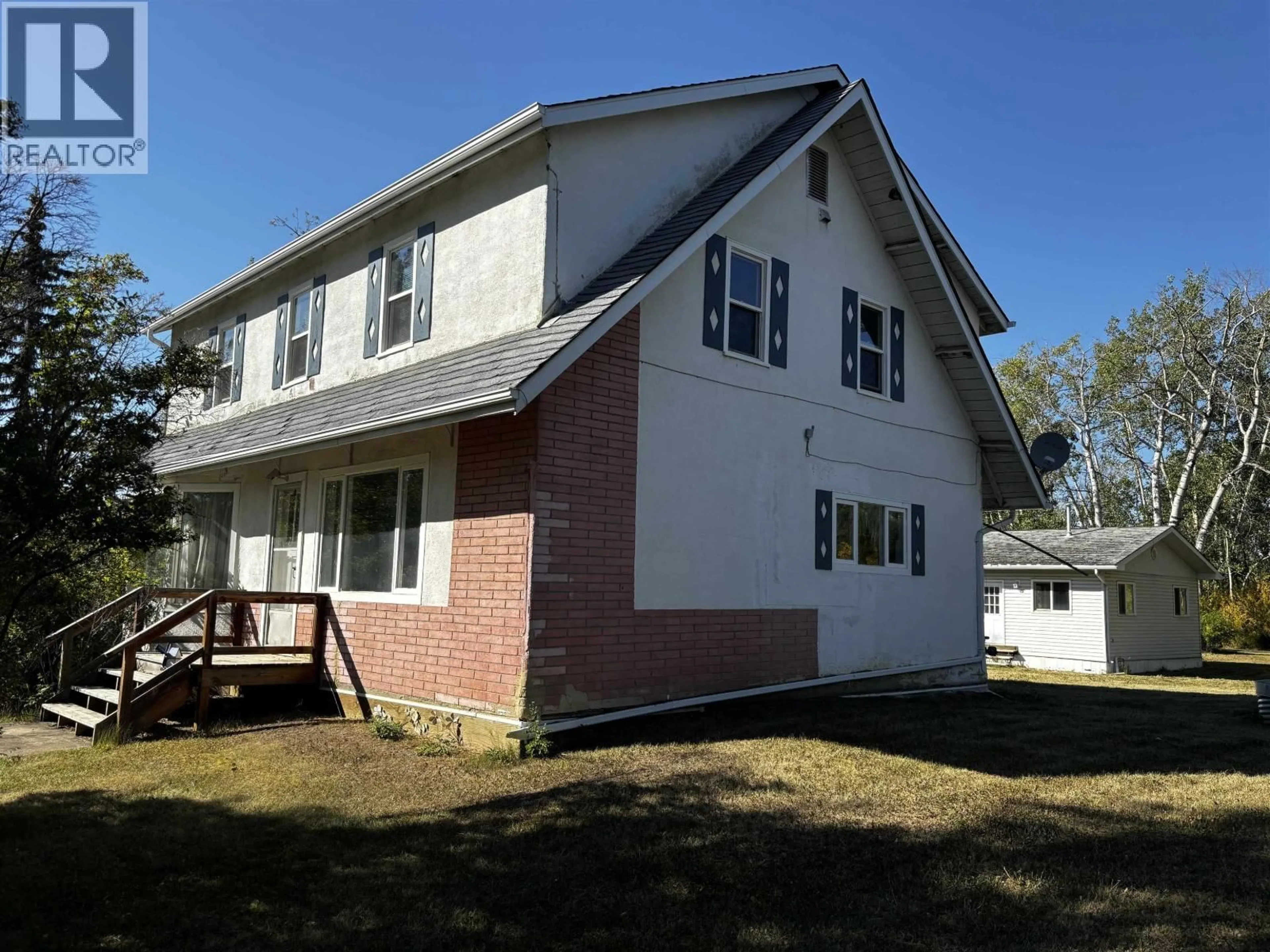 Home with vinyl exterior material, building for 7157 97 HIGHWAY, Fort St. John British Columbia V1J8B4