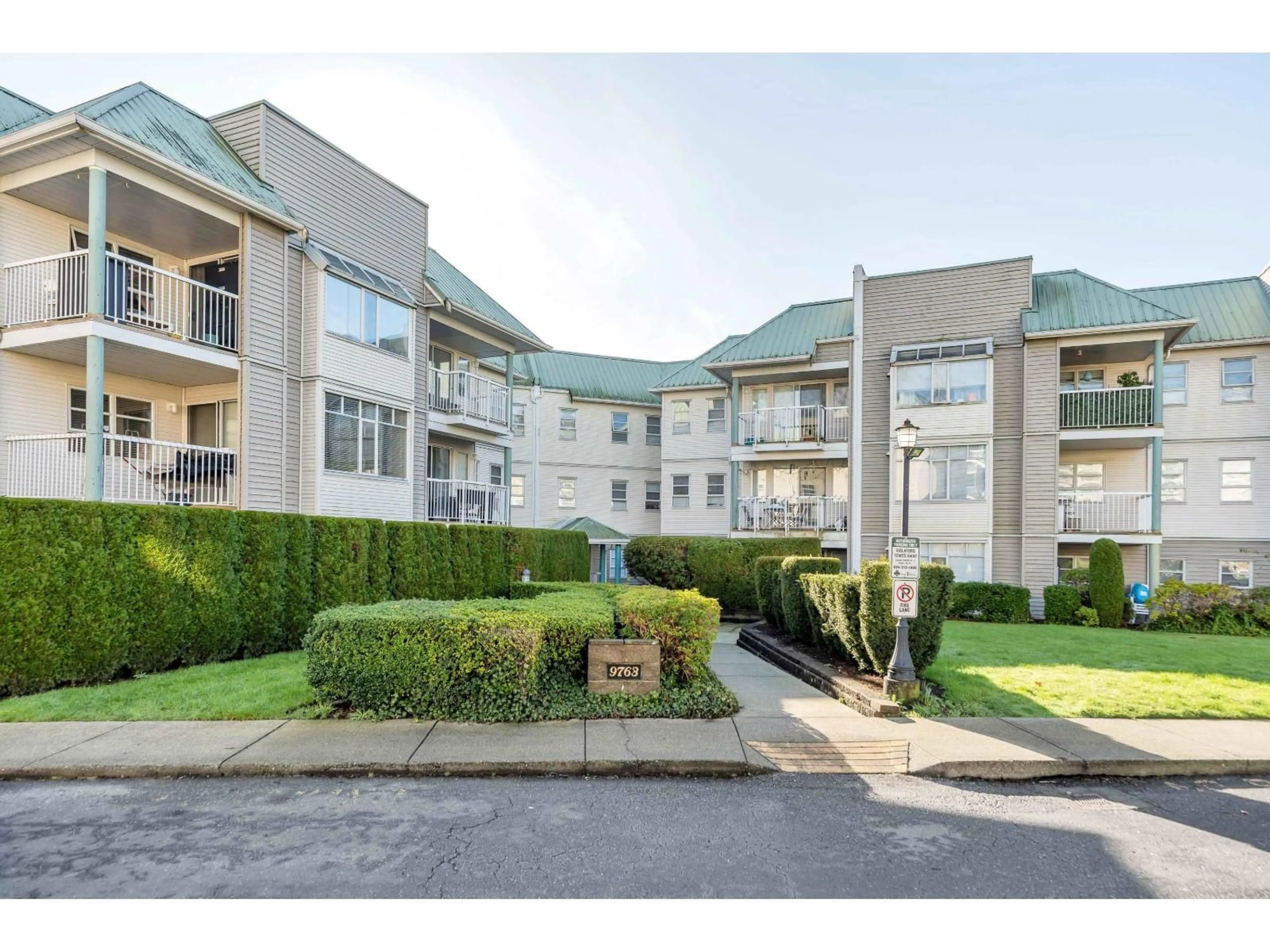 Unknown for 312 - 9763 140 STREET, Surrey British Columbia V3T4M4