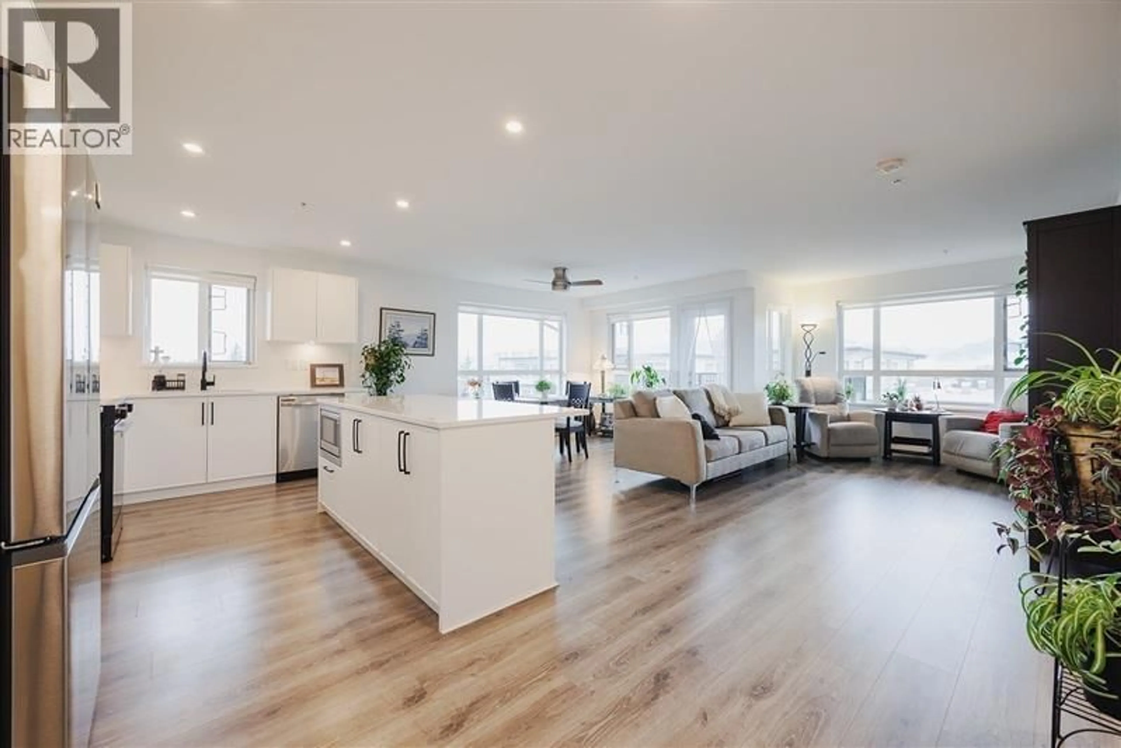 Open concept kitchen, wood/laminate floor for 503 - 22575 BROWN AVENUE, Maple Ridge British Columbia V2X6W2