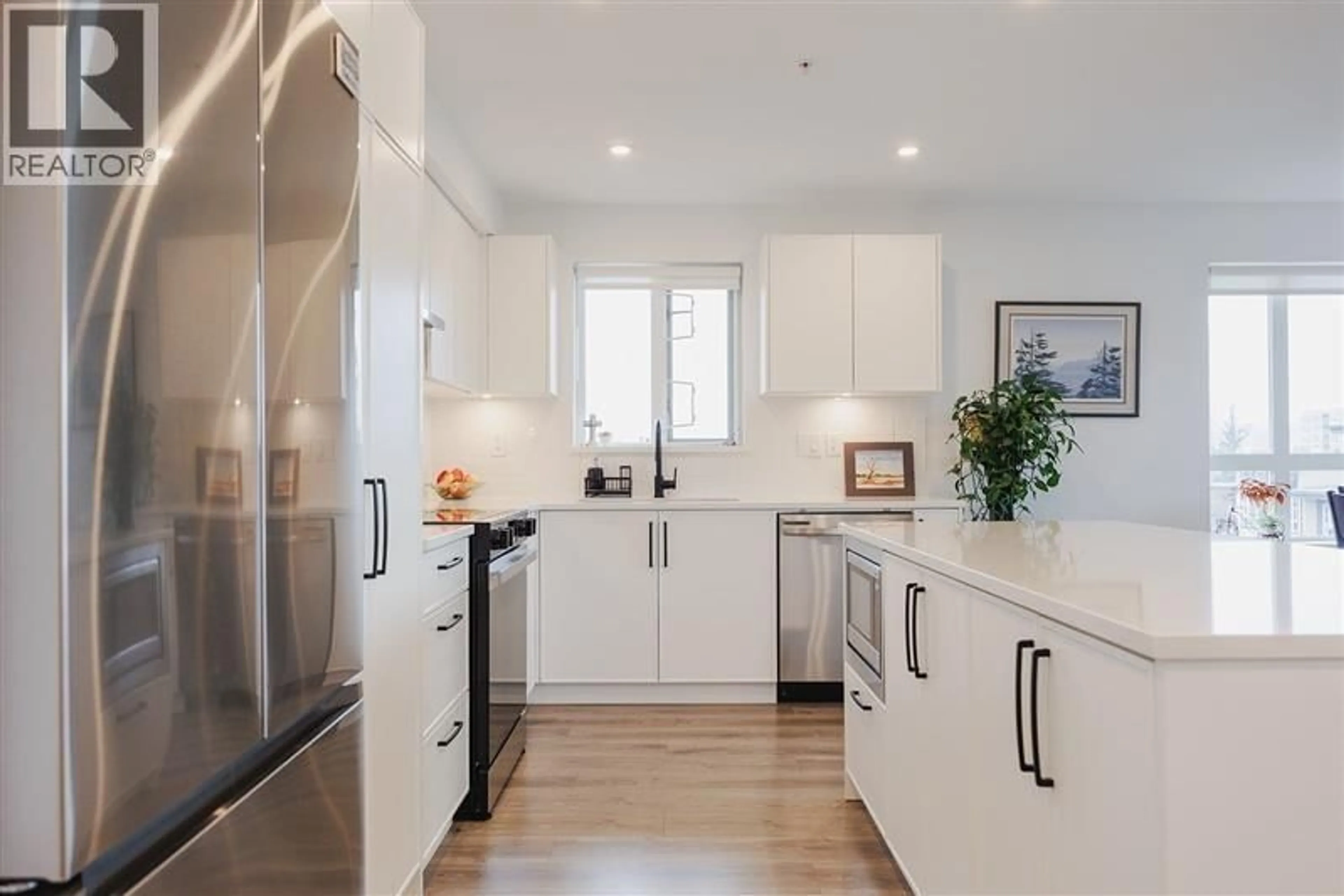 Contemporary kitchen, unknown for 503 - 22575 BROWN AVENUE, Maple Ridge British Columbia V2X6W2