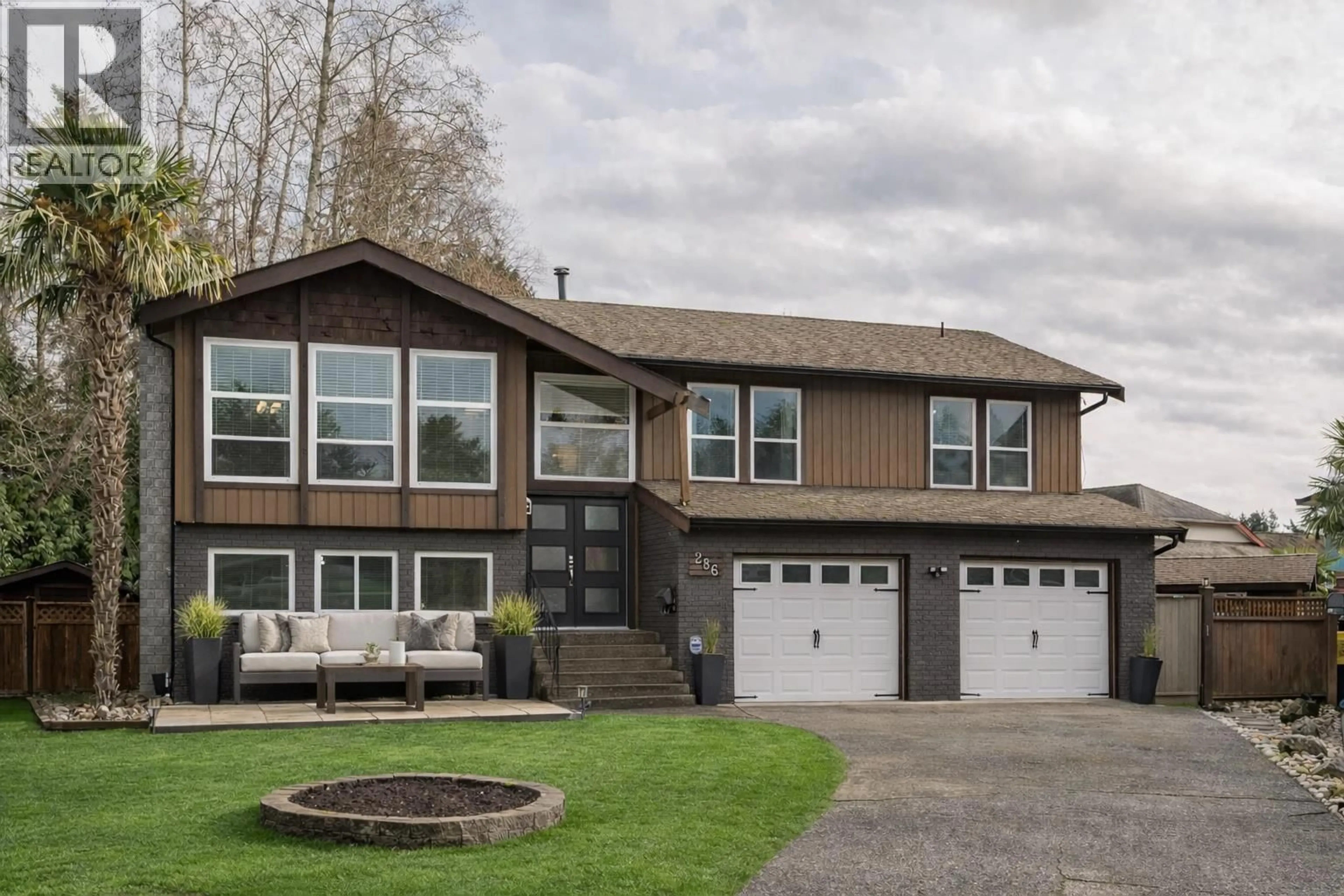 Home with vinyl exterior material, street for 286 ROBSON PLACE, Delta British Columbia V4M3P4