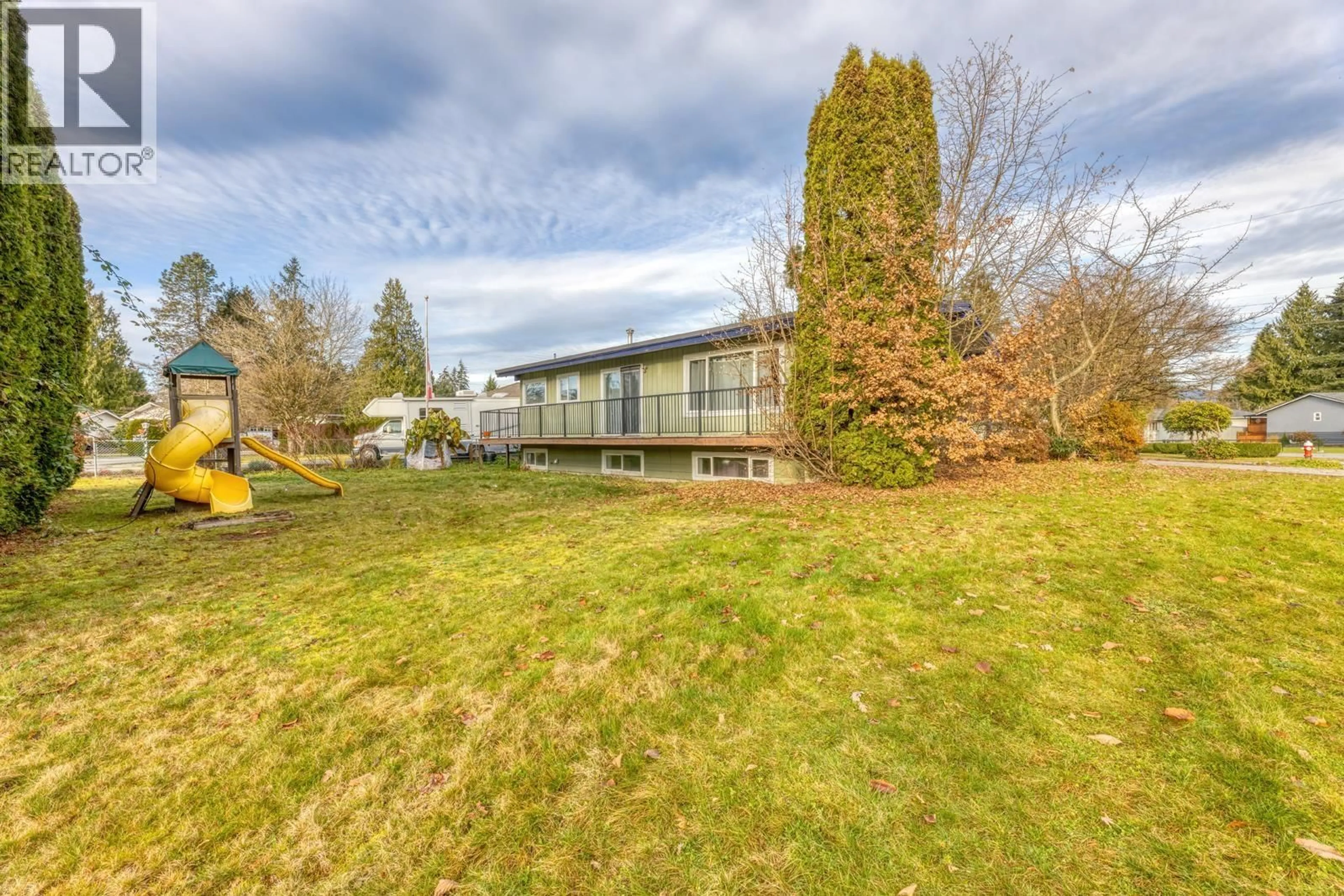 A pic from outside/outdoor area/front of a property/back of a property/a pic from drone, unknown for 11939 DOVER STREET, Maple Ridge British Columbia V2X5P6