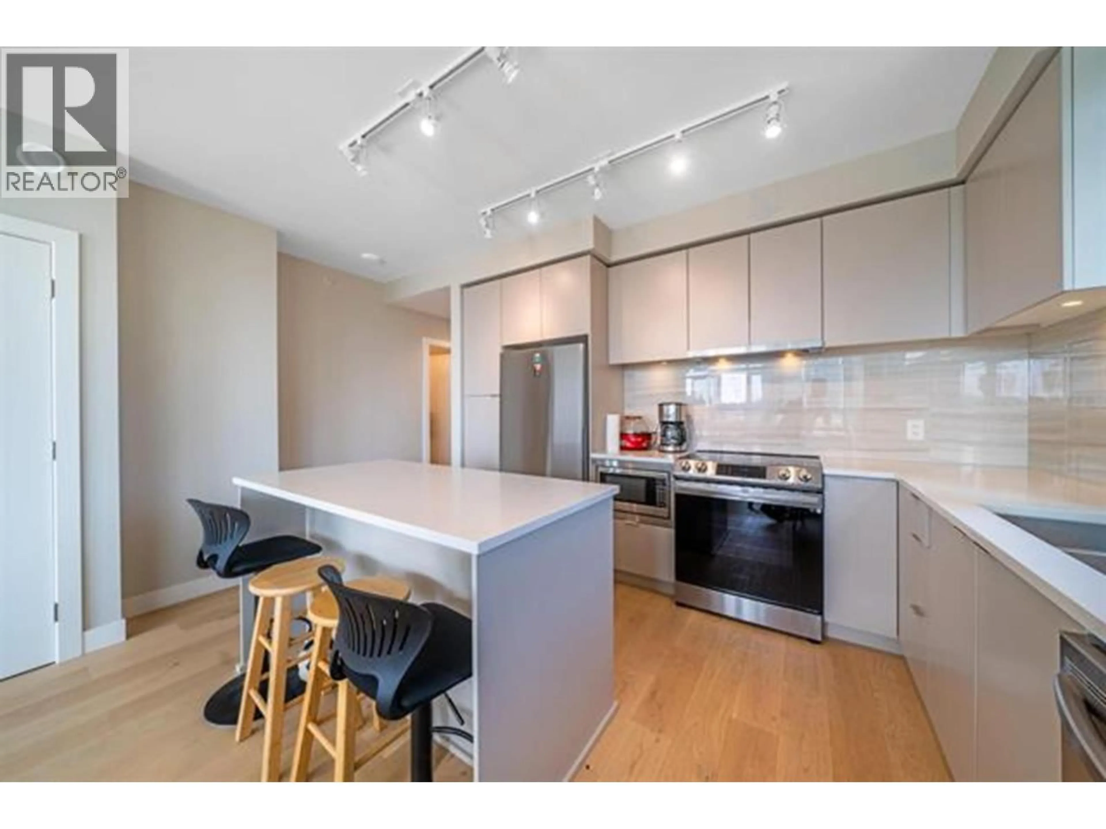 Unknown for 504 - 8761 UNIVERSITY CRESCENT, Burnaby British Columbia V5A4Y8