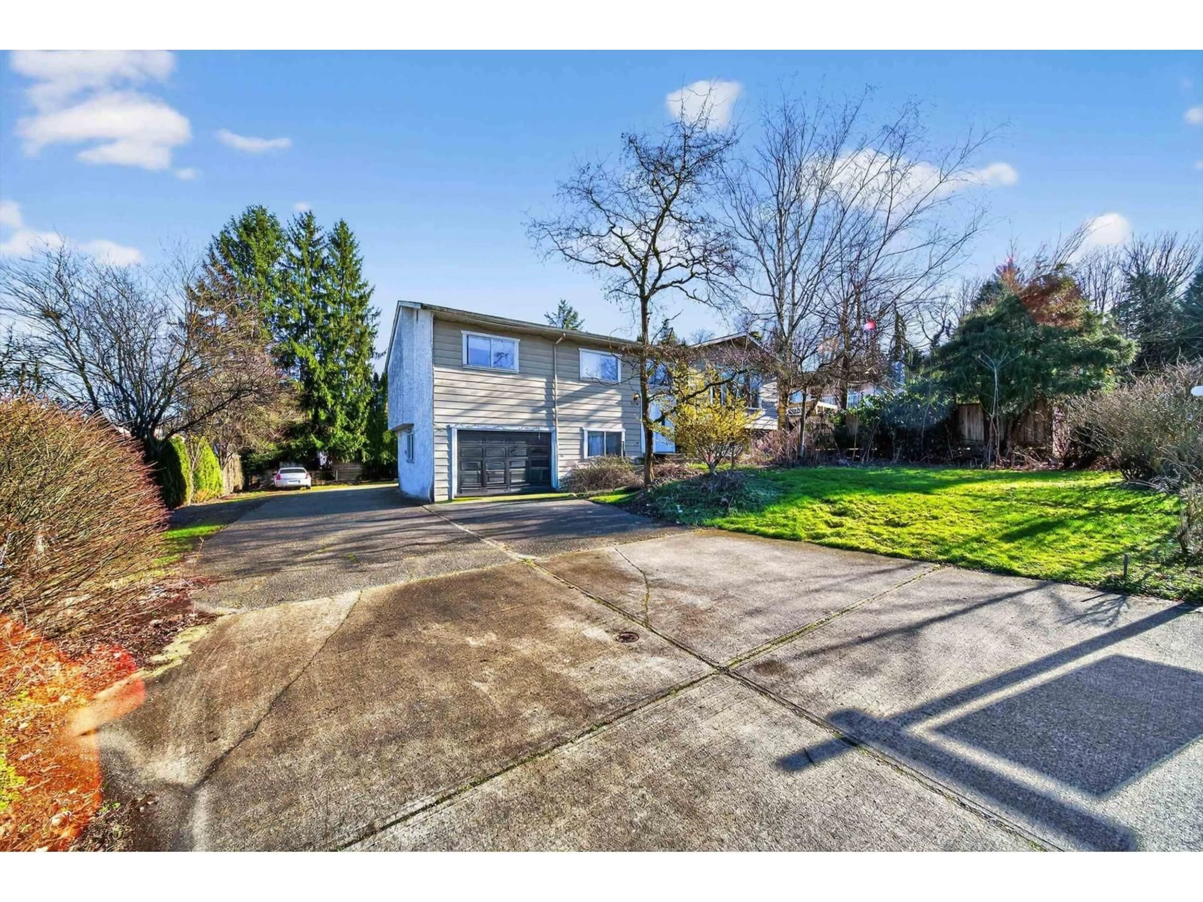 A pic from outside/outdoor area/front of a property/back of a property/a pic from drone, street for 3190 BABICH STREET, Abbotsford British Columbia V2S6C5