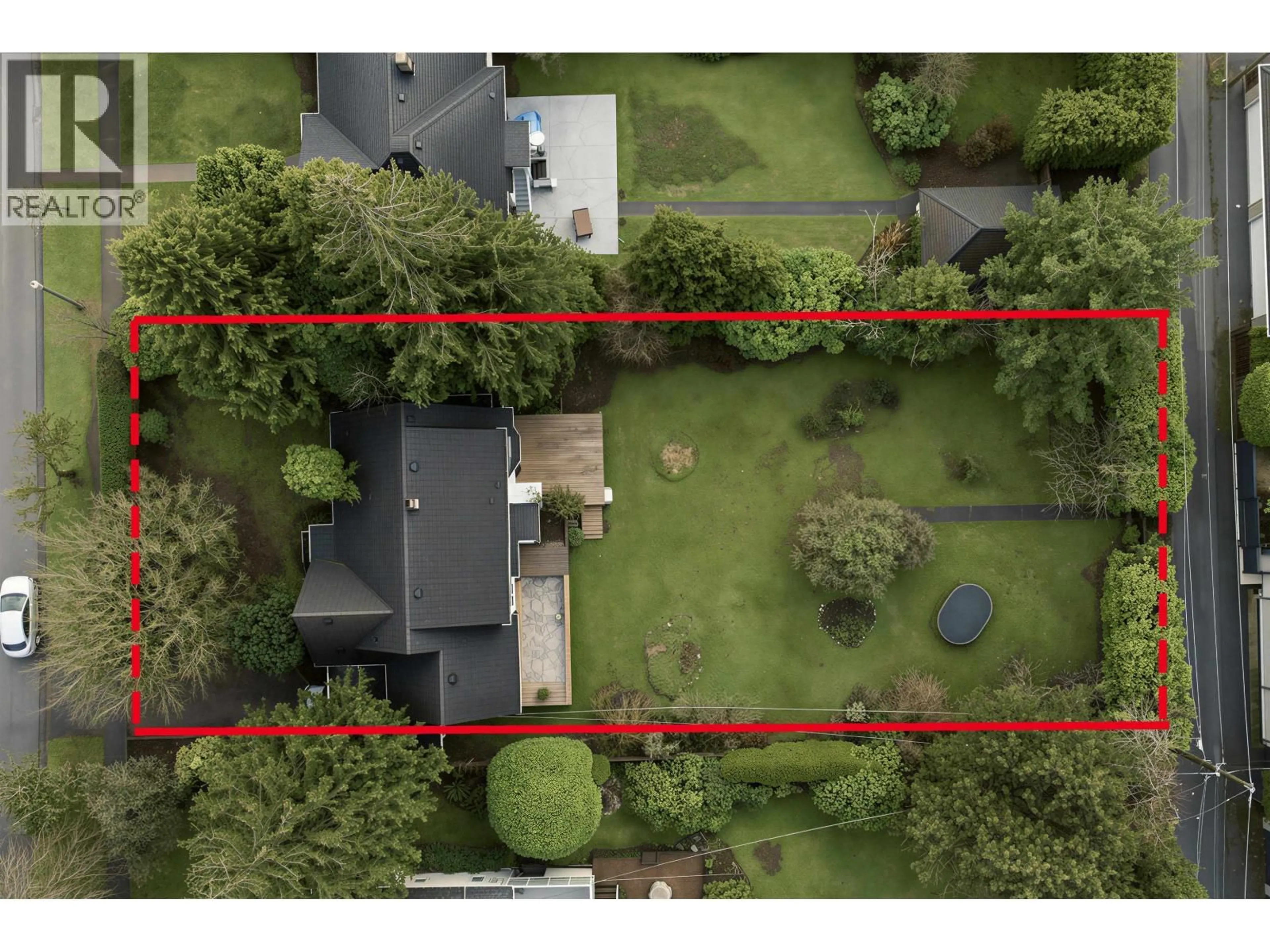 A pic from outside/outdoor area/front of a property/back of a property/a pic from drone, street for 6809 ARBUTUS STREET, Vancouver British Columbia V6P5S6