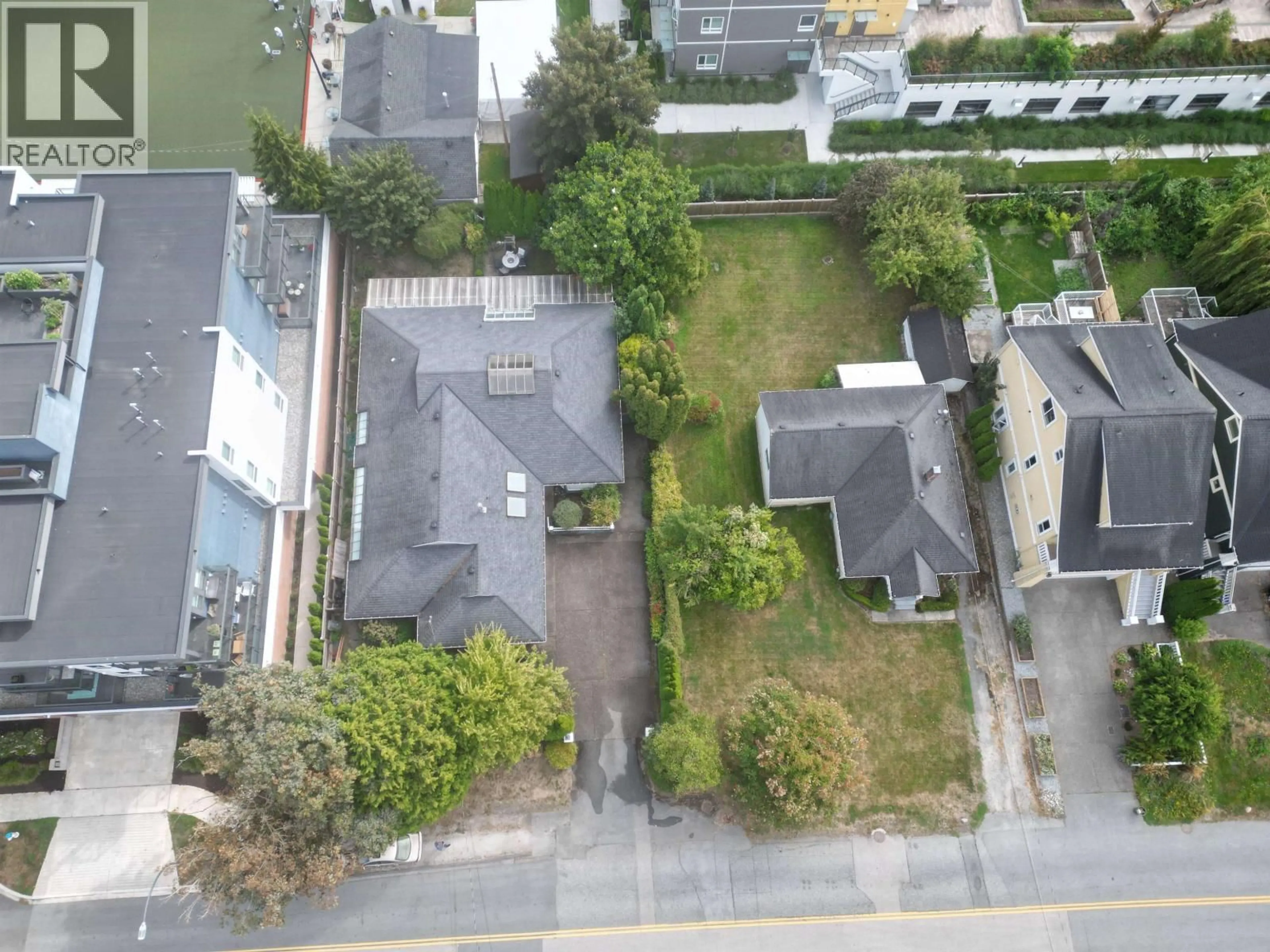 A pic from outside/outdoor area/front of a property/back of a property/a pic from drone, street for 4654 51 STREET, Delta British Columbia V4K2V7