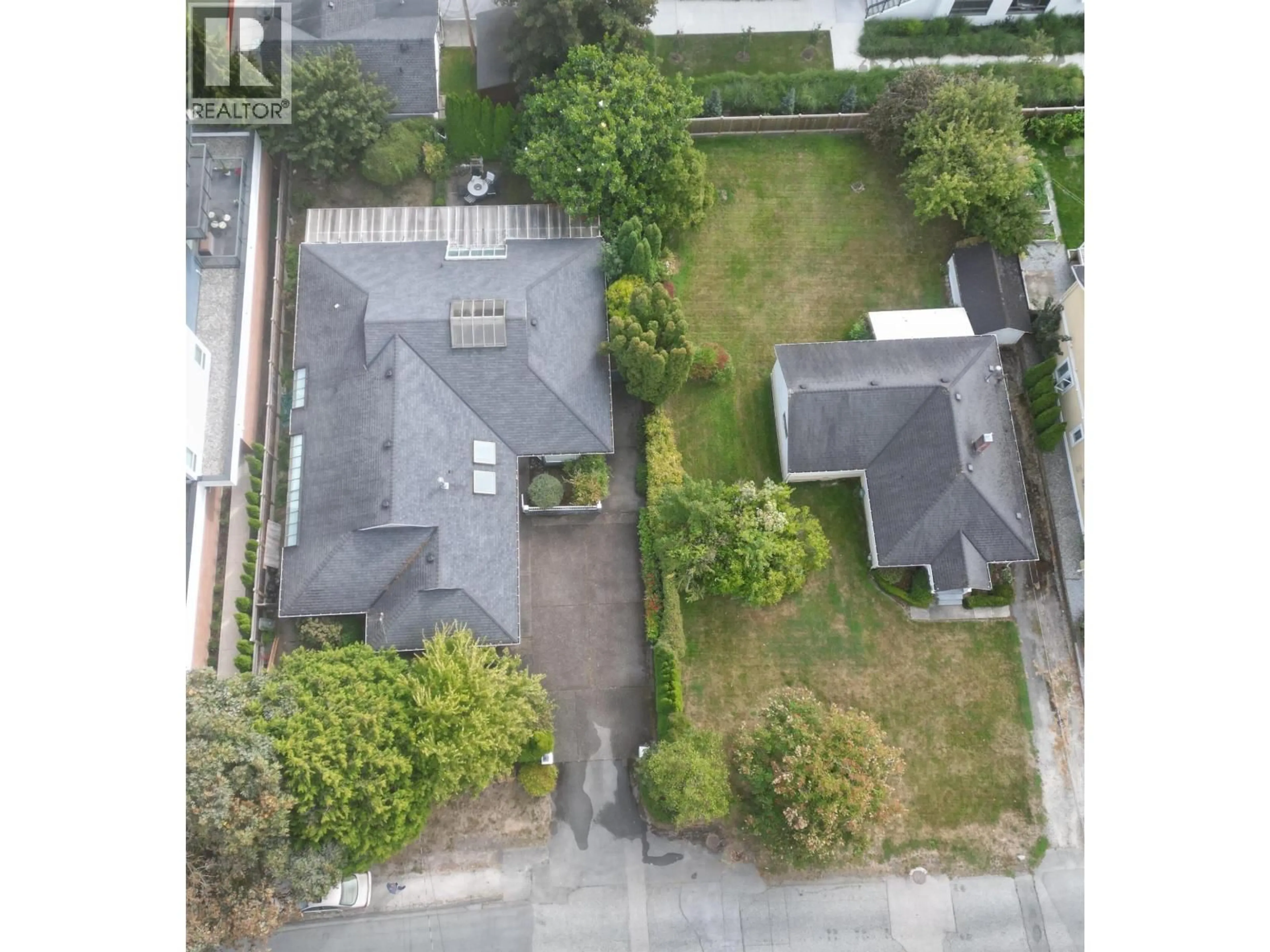 A pic from outside/outdoor area/front of a property/back of a property/a pic from drone, street for 4654 51 STREET, Delta British Columbia V4K2V7