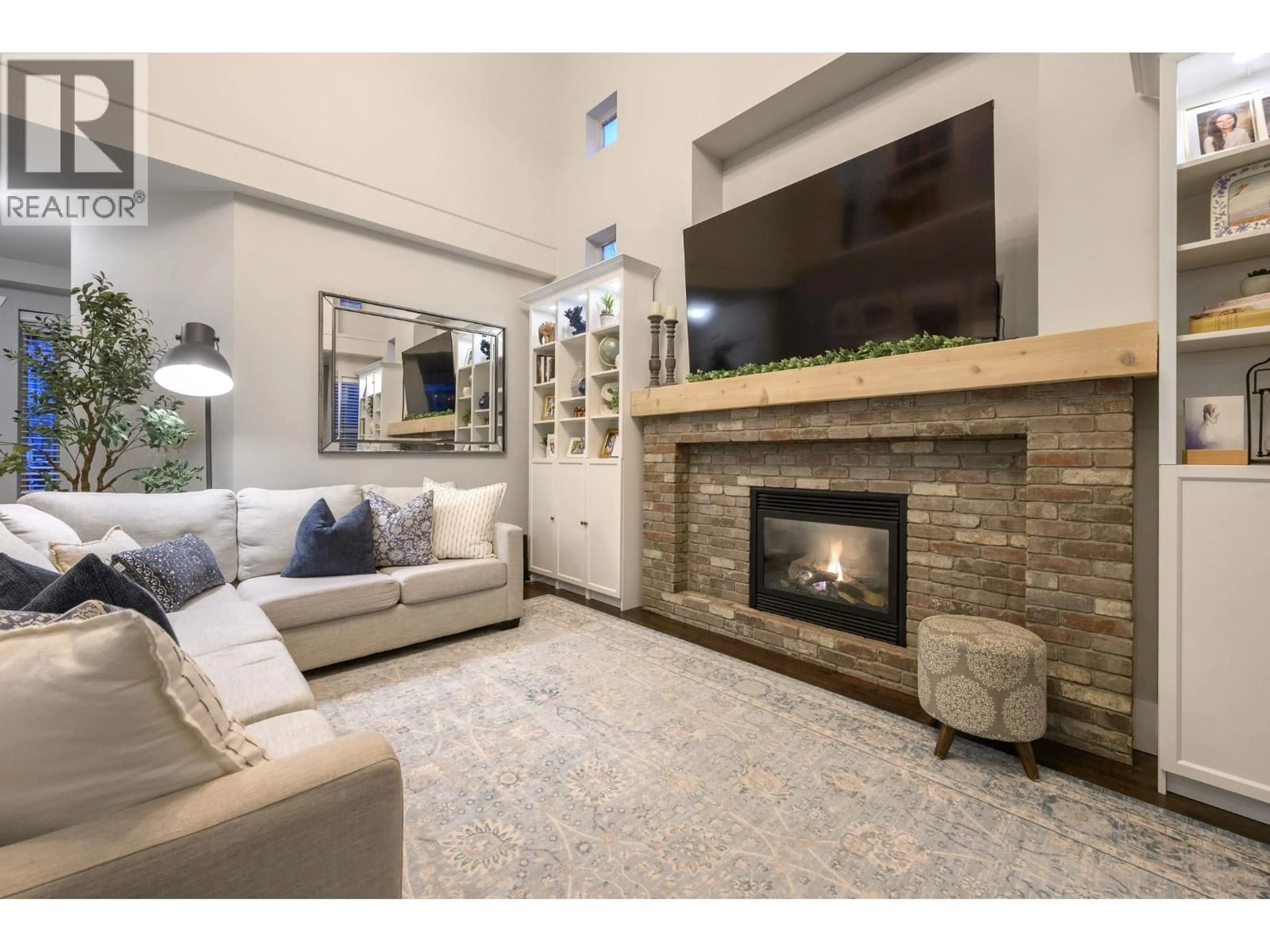 Living room with furniture, ceramic/tile floor for 24891 106B AVENUE, Maple Ridge British Columbia V2W0E1