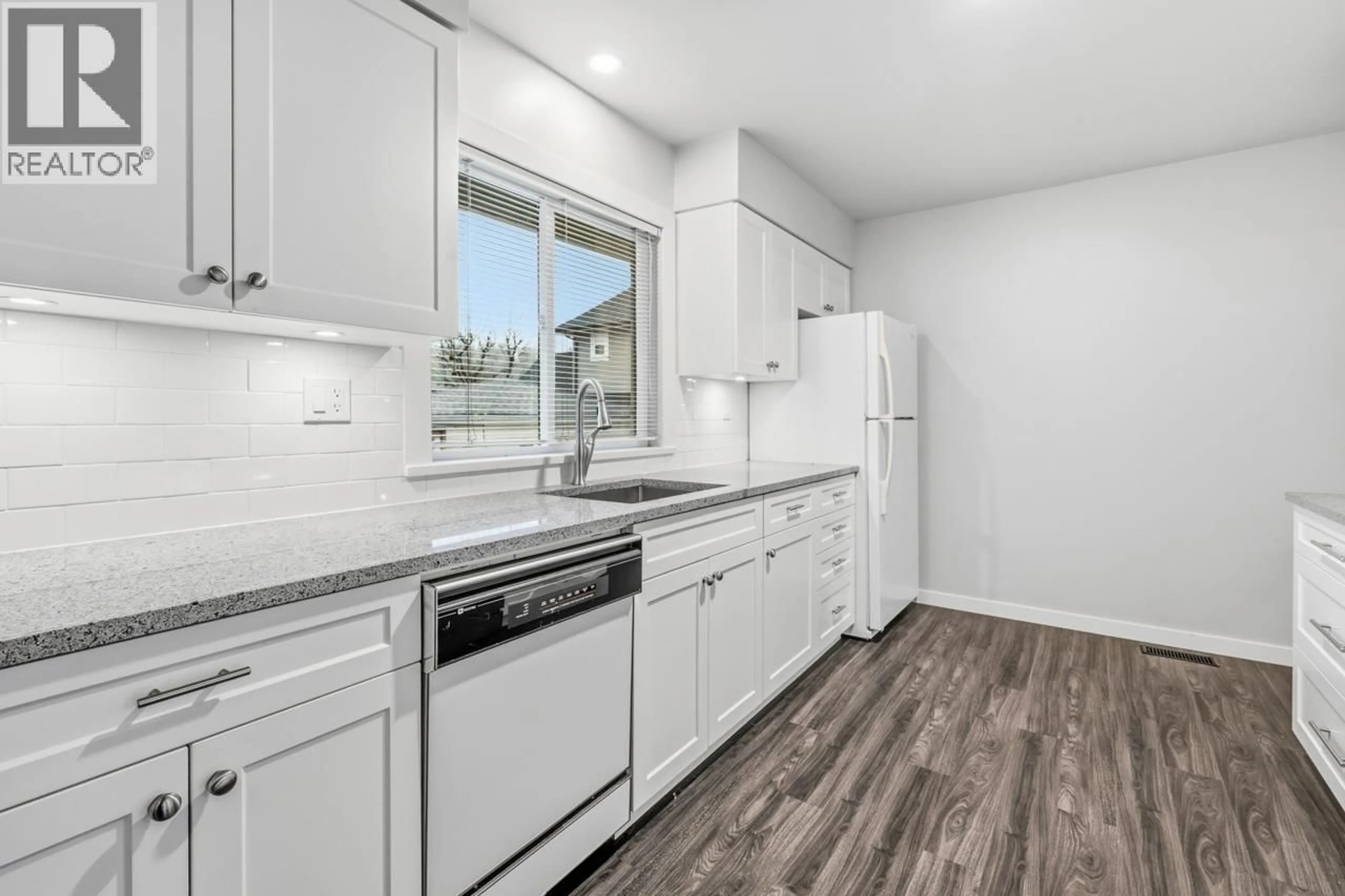 Standard kitchen, unknown for 474 DIXON STREET, New Westminster British Columbia V3L3H5