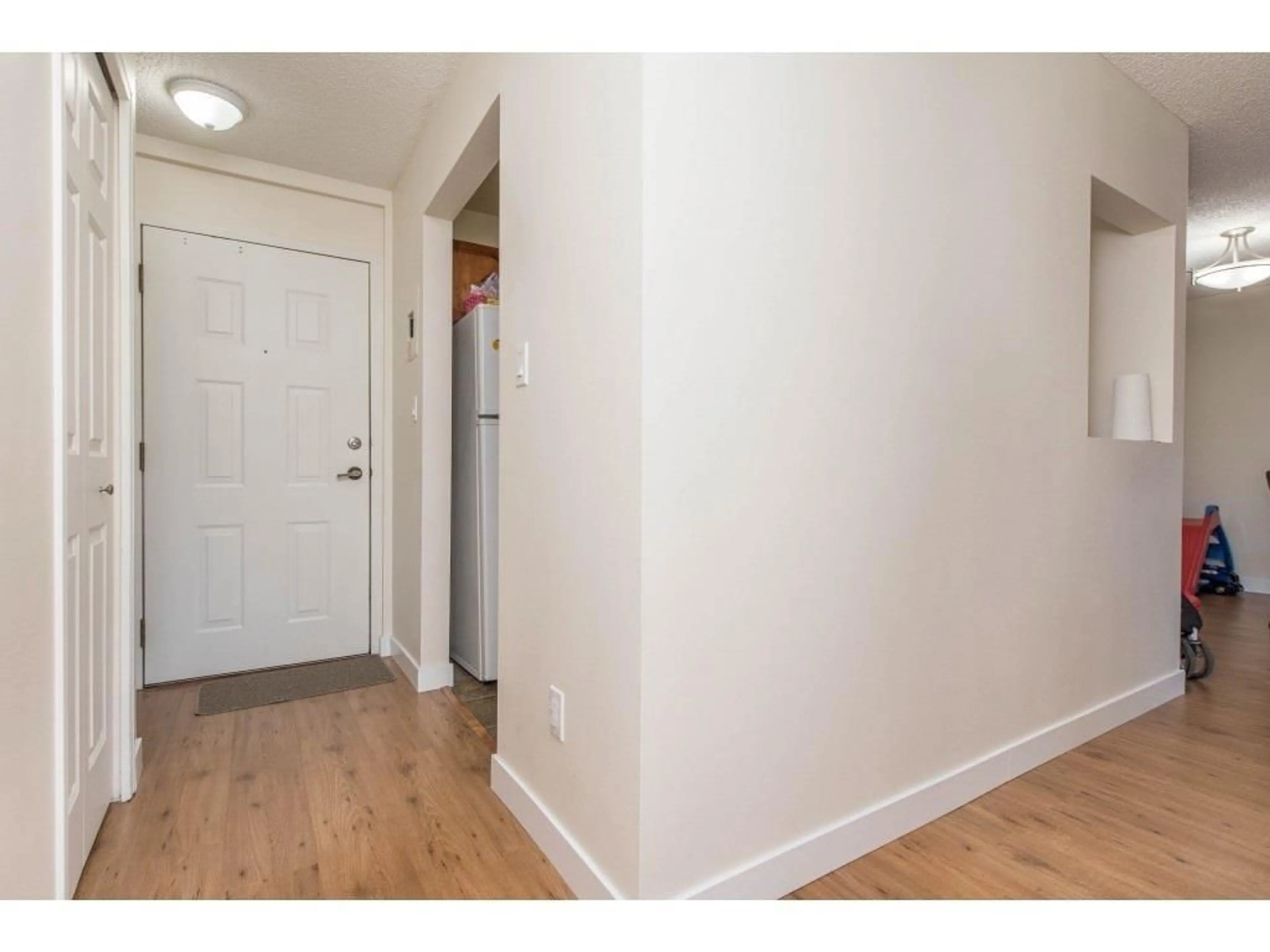 Indoor entryway for 107 - 32950 AMICUS PLACE, Abbotsford British Columbia V2S6G9