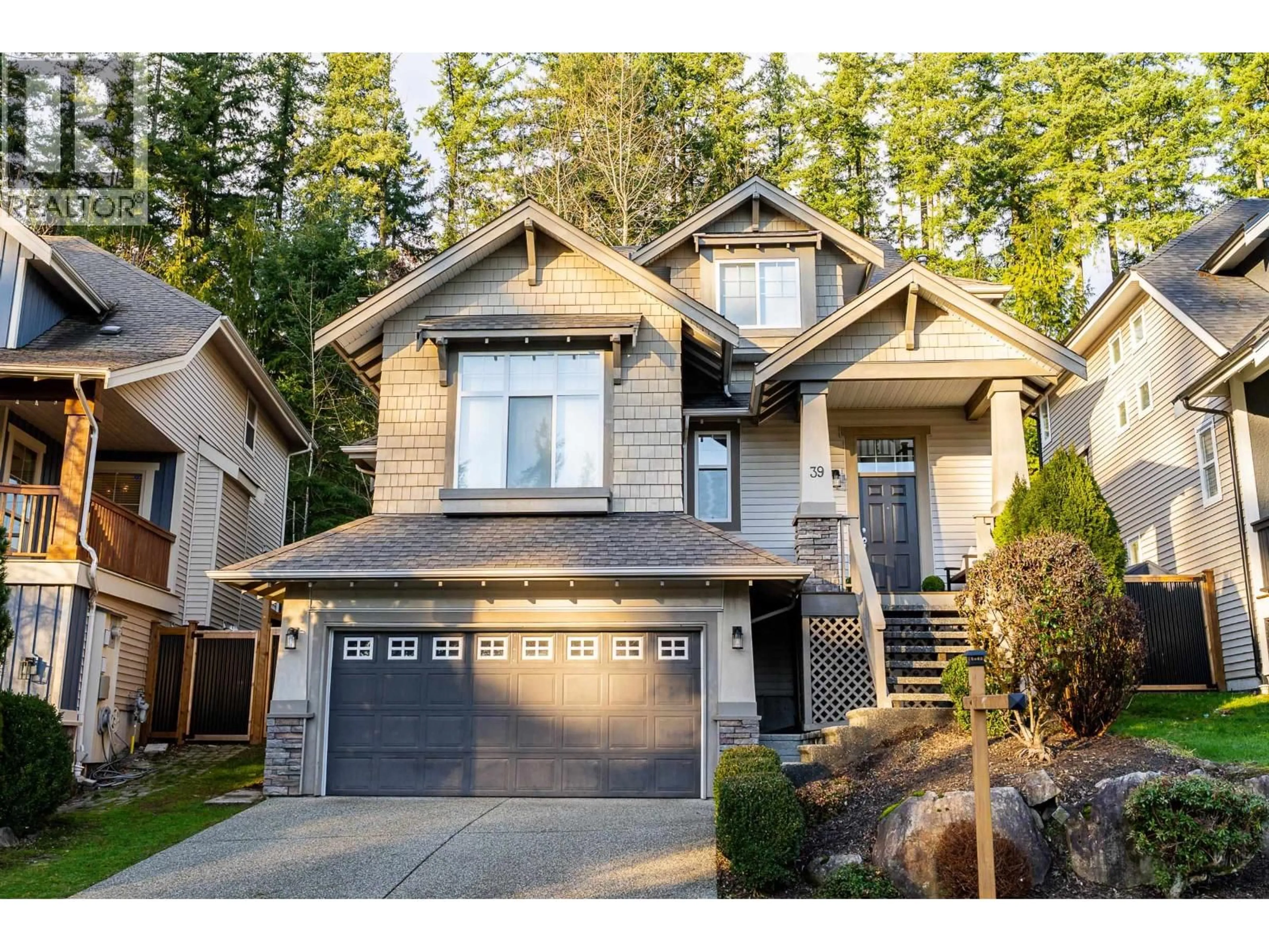 Home with vinyl exterior material, street for 39 HOLLY DRIVE, Port Moody British Columbia V3H5M4