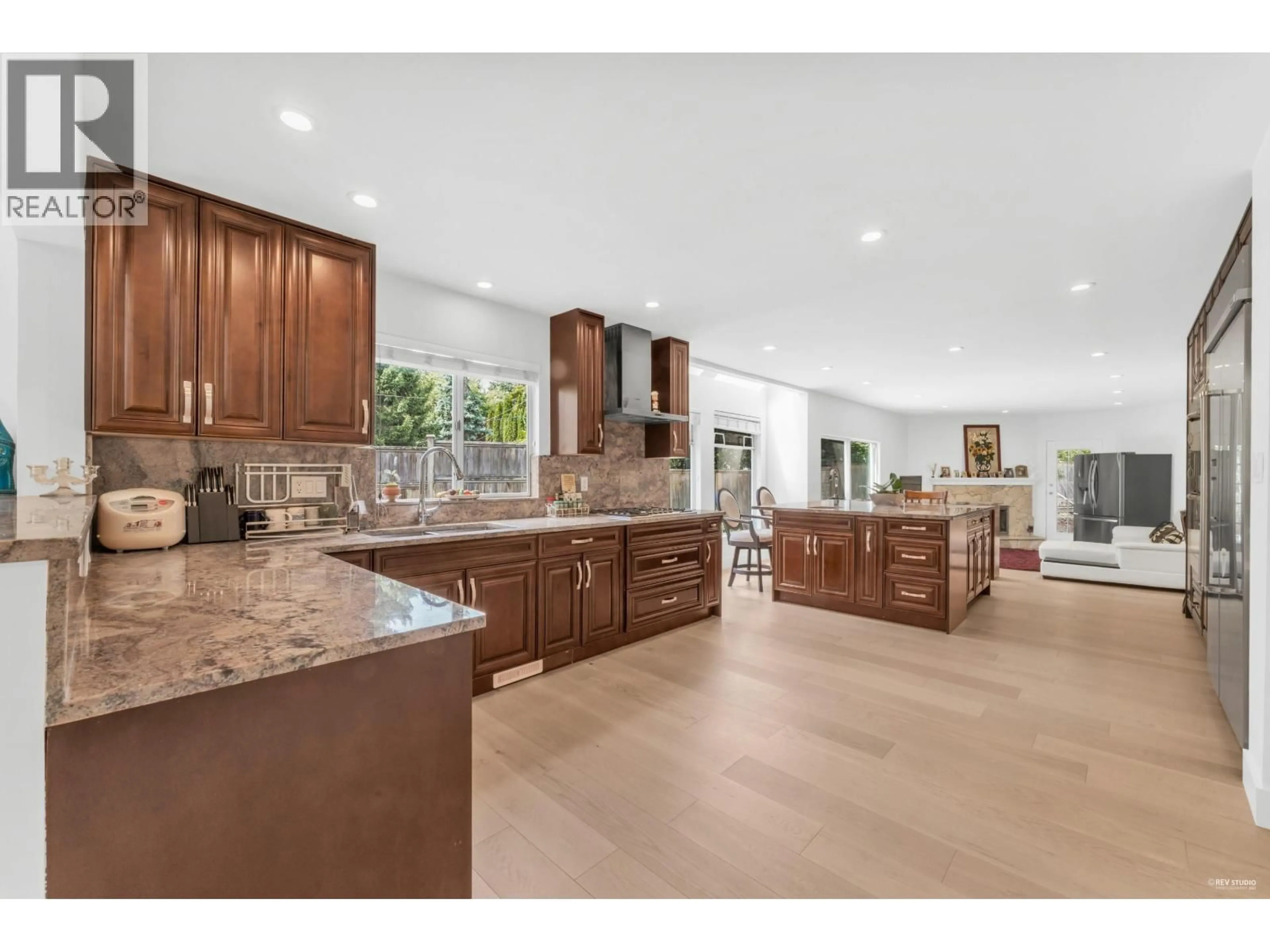 Open concept kitchen, ceramic/tile floor for 441 INGLEWOOD AVENUE, West Vancouver British Columbia V7T1X2