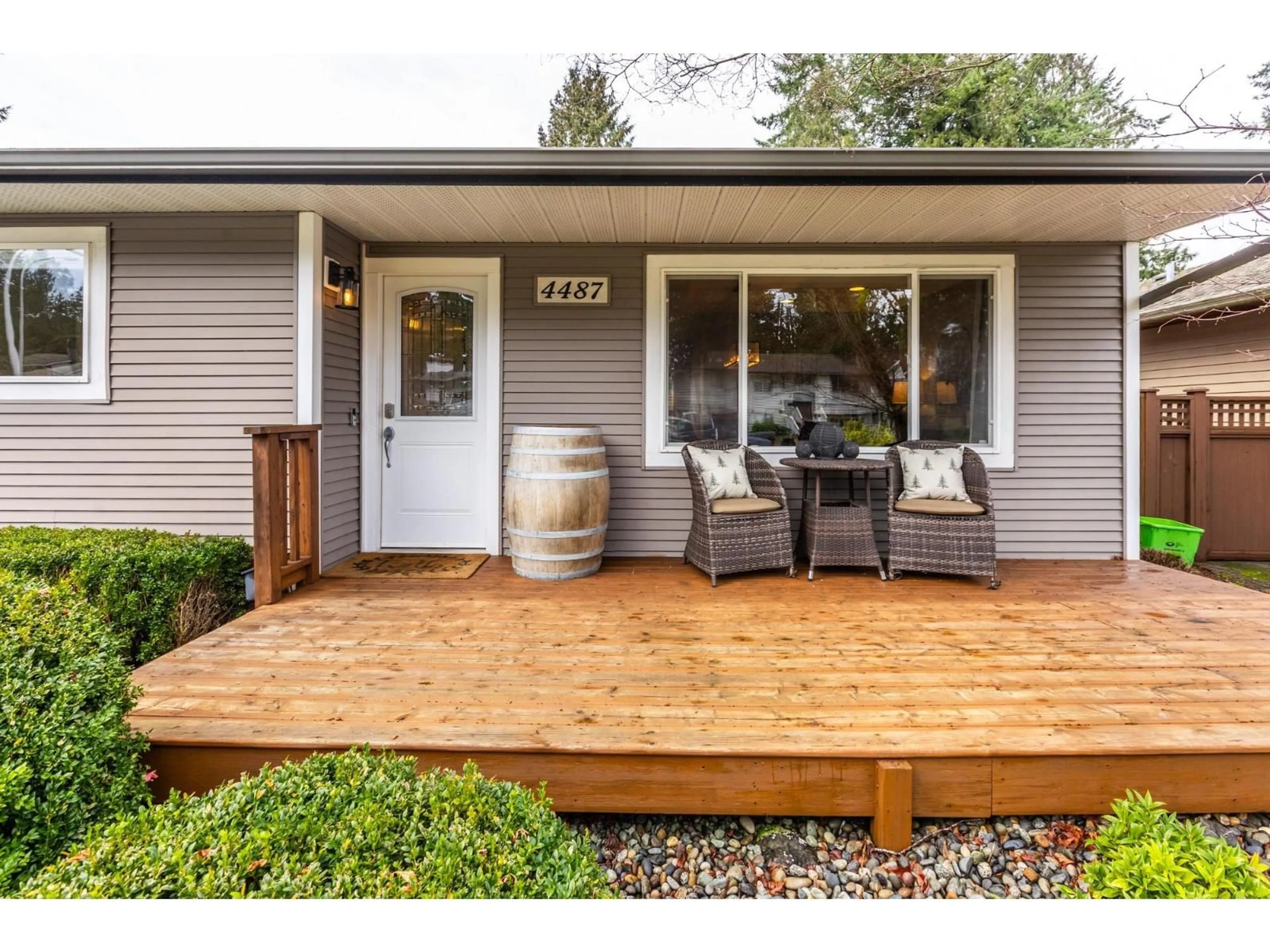 Patio, unknown for 4487 202 STREET, Langley British Columbia V3A6M6