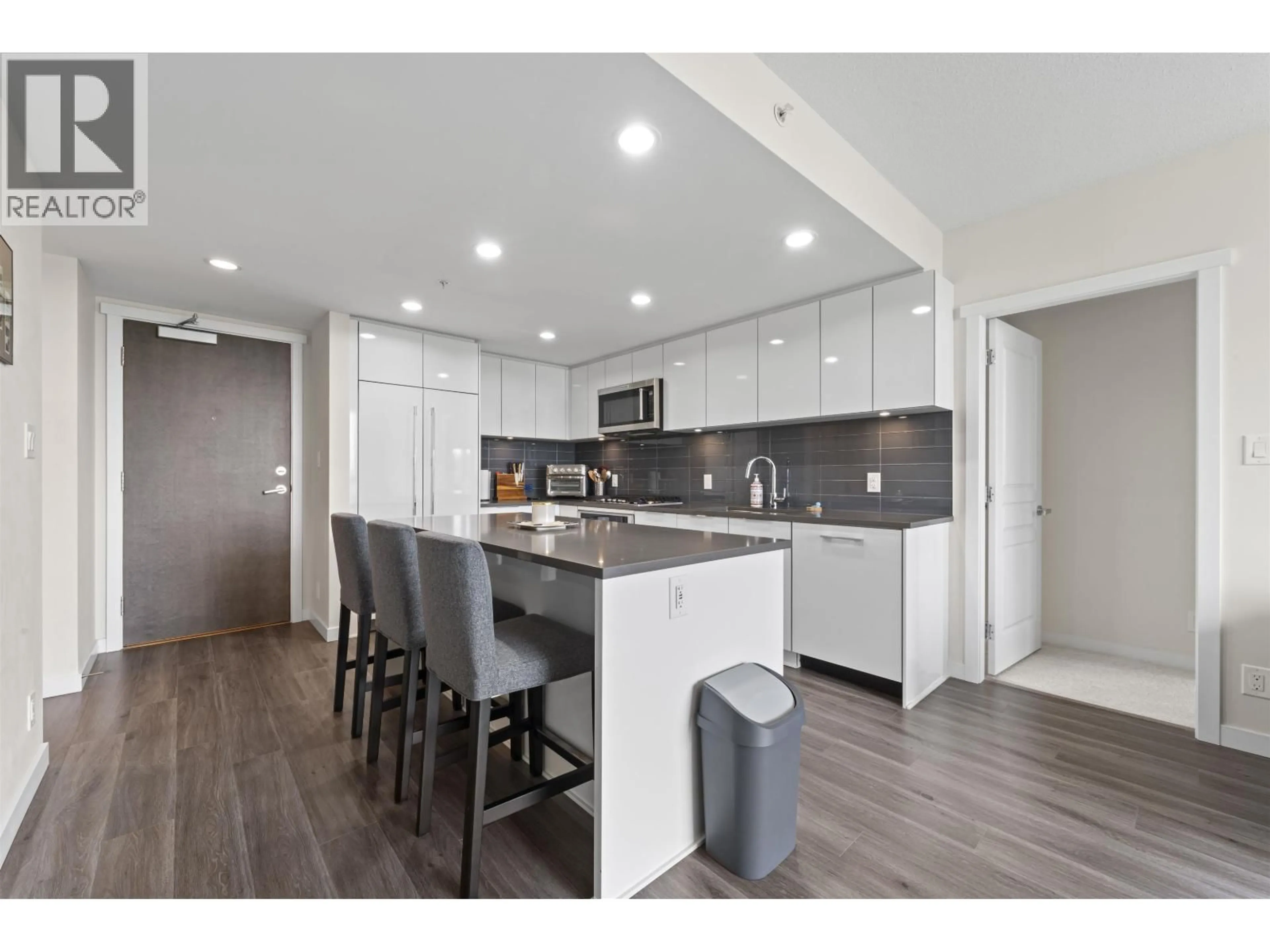 Open concept kitchen, unknown for 1605 - 3096 WINDSOR GATE, Coquitlam British Columbia V3B0P4