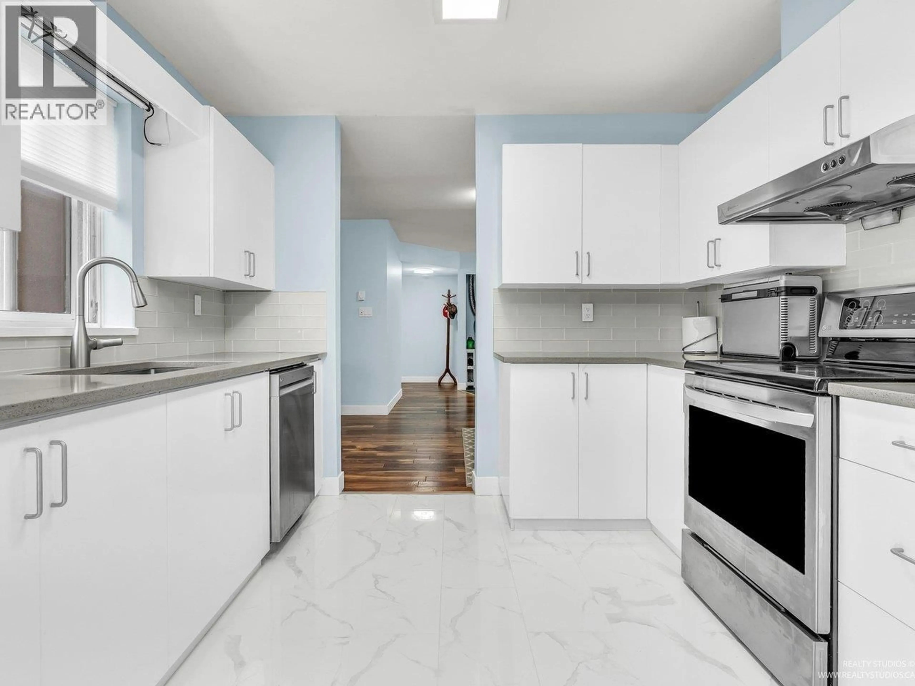 Unknown for 101 - 2285 PITT RIVER ROAD, Port Coquitlam British Columbia V3C1R7