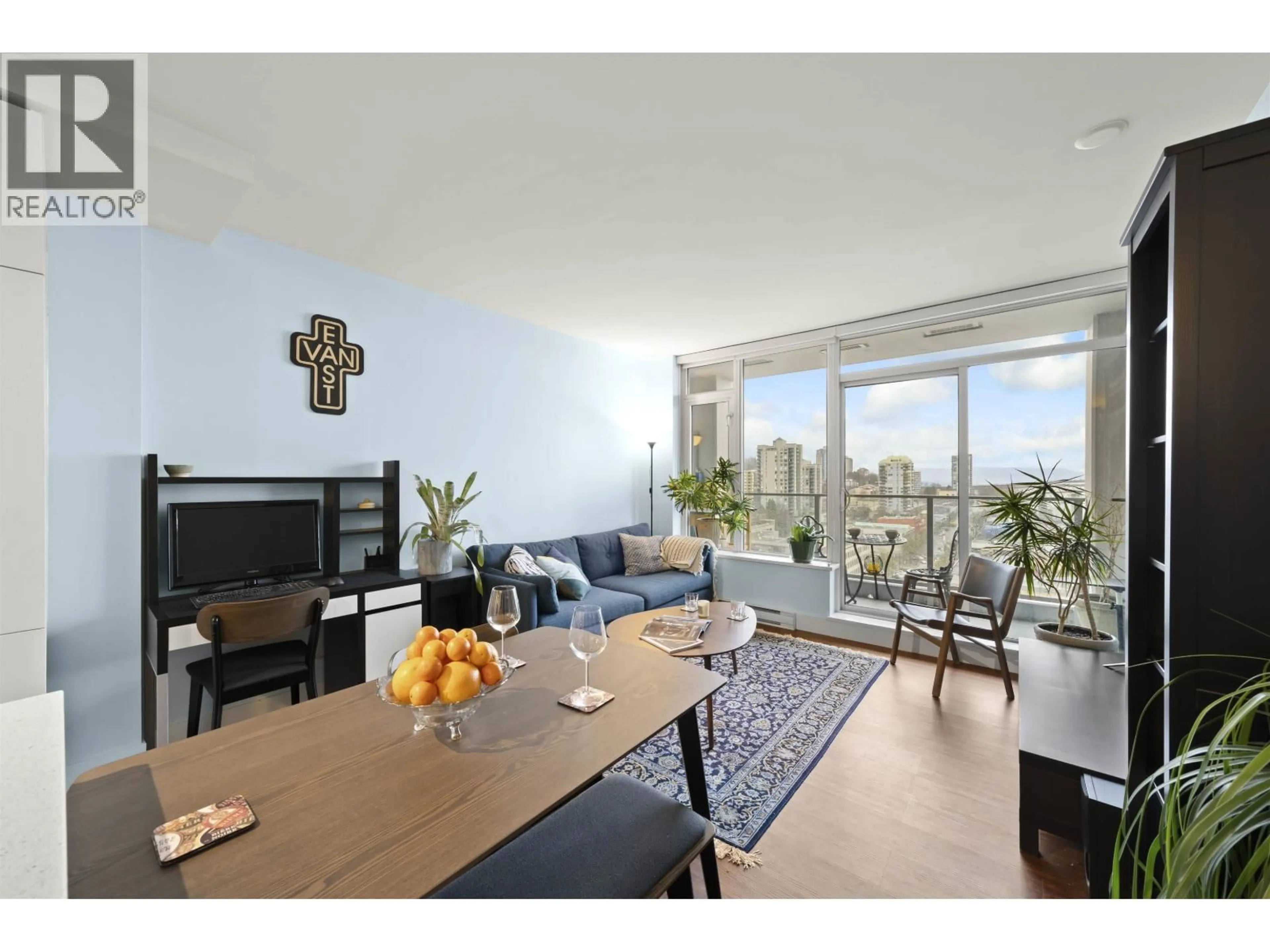 Living room with furniture, wood/laminate floor for 2005 - 668 COLUMBIA STREET, New Westminster British Columbia V3M1A9