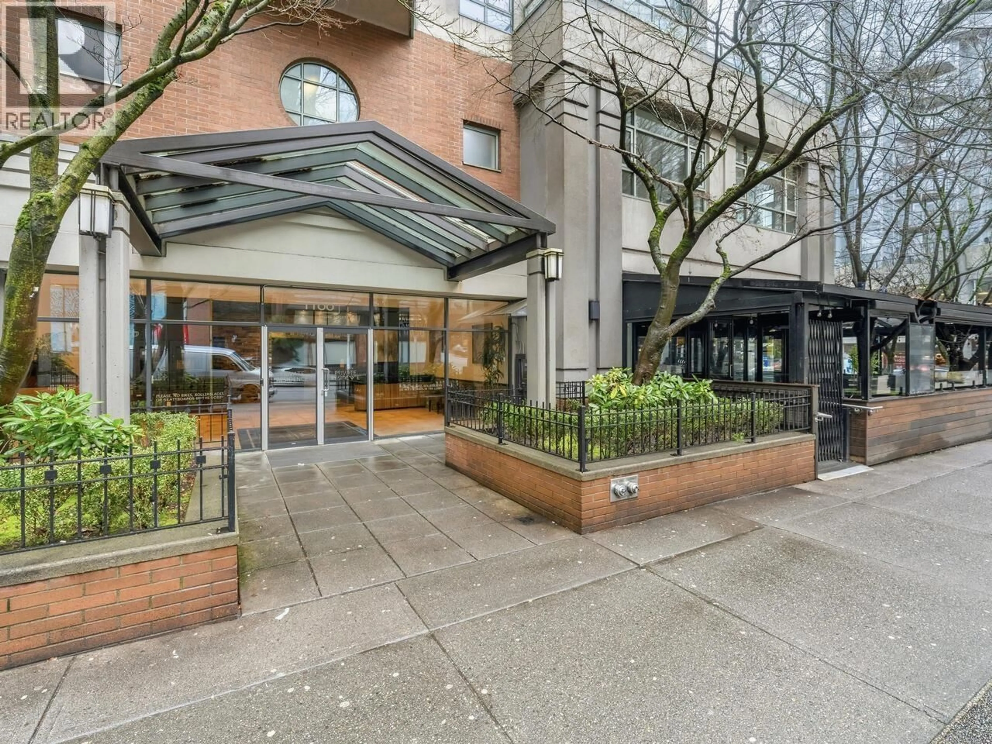 Indoor foyer for 1007 - 1188 HOWE STREET, Vancouver British Columbia V6Z2S8