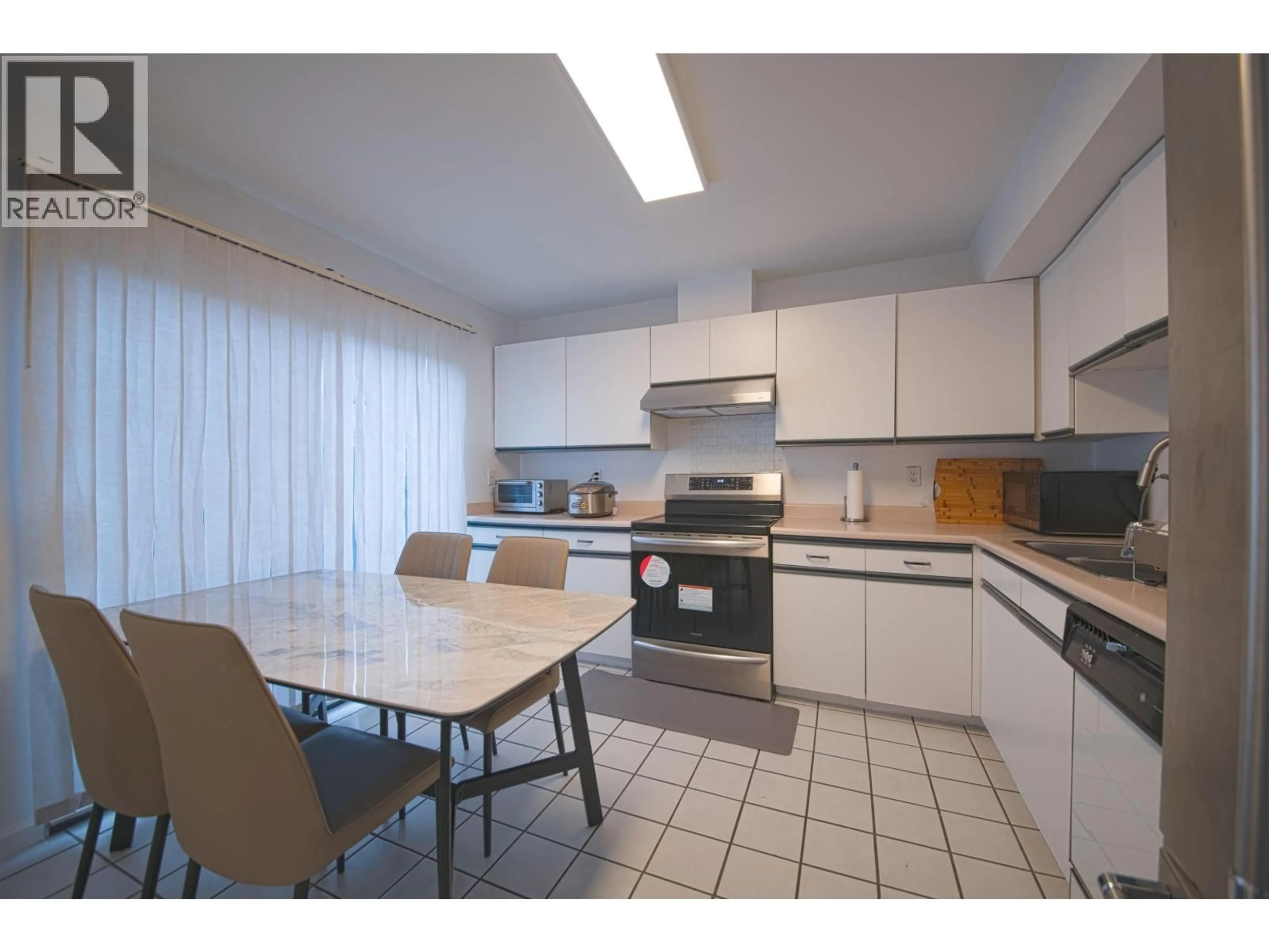 Standard kitchen, unknown for 2 - 1170 LANSDOWNE DRIVE, Coquitlam British Columbia V3B5V8