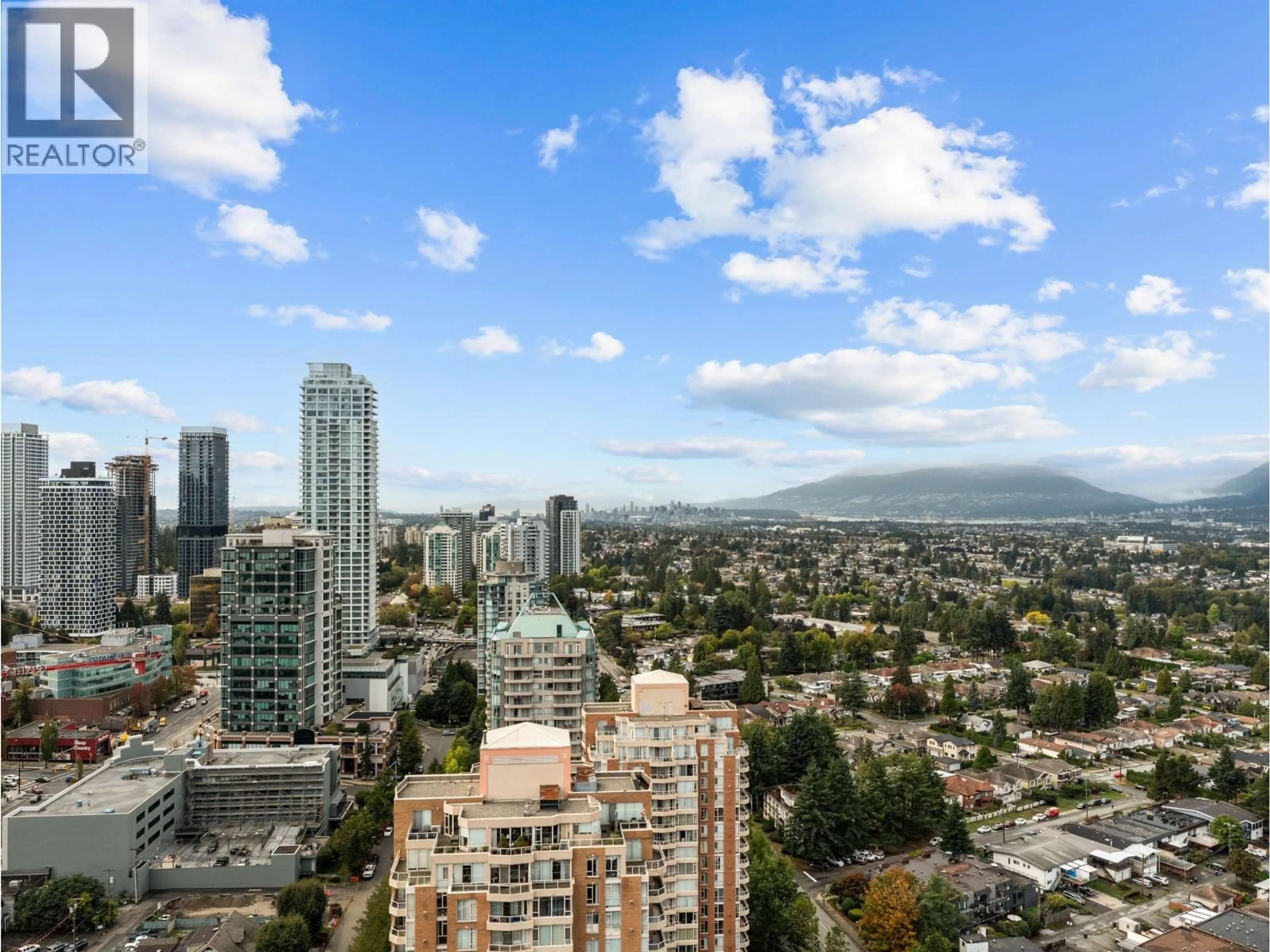 A pic from outside/outdoor area/front of a property/back of a property/a pic from drone, city buildings view from balcony for 2807 - 4711 HAZEL STREET, Burnaby British Columbia V5H0J9