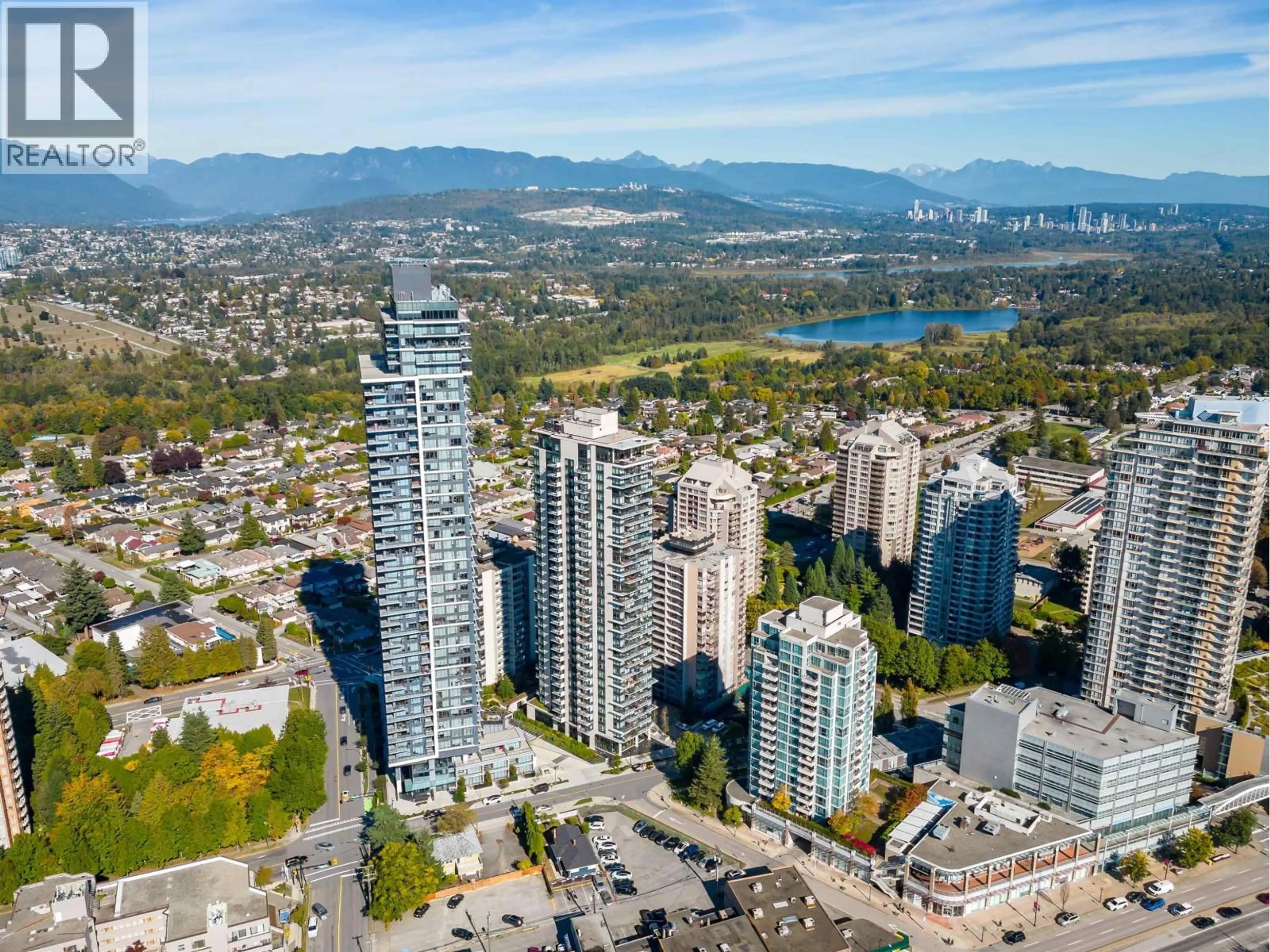 A pic from outside/outdoor area/front of a property/back of a property/a pic from drone, city buildings view from balcony for 2807 - 4711 HAZEL STREET, Burnaby British Columbia V5H0J9