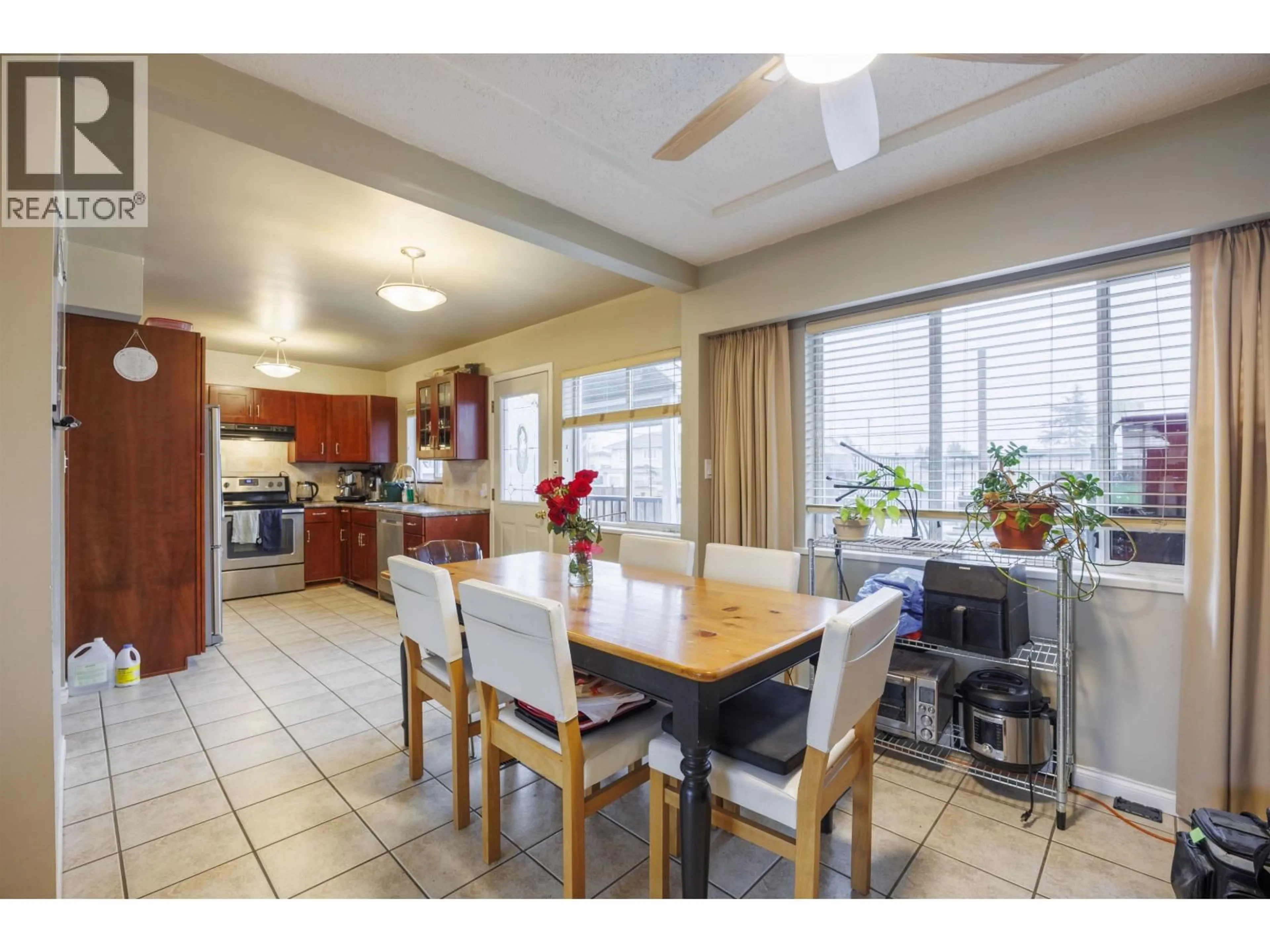 Unknown for 6524 CHARLES STREET, Burnaby British Columbia V5B2H1