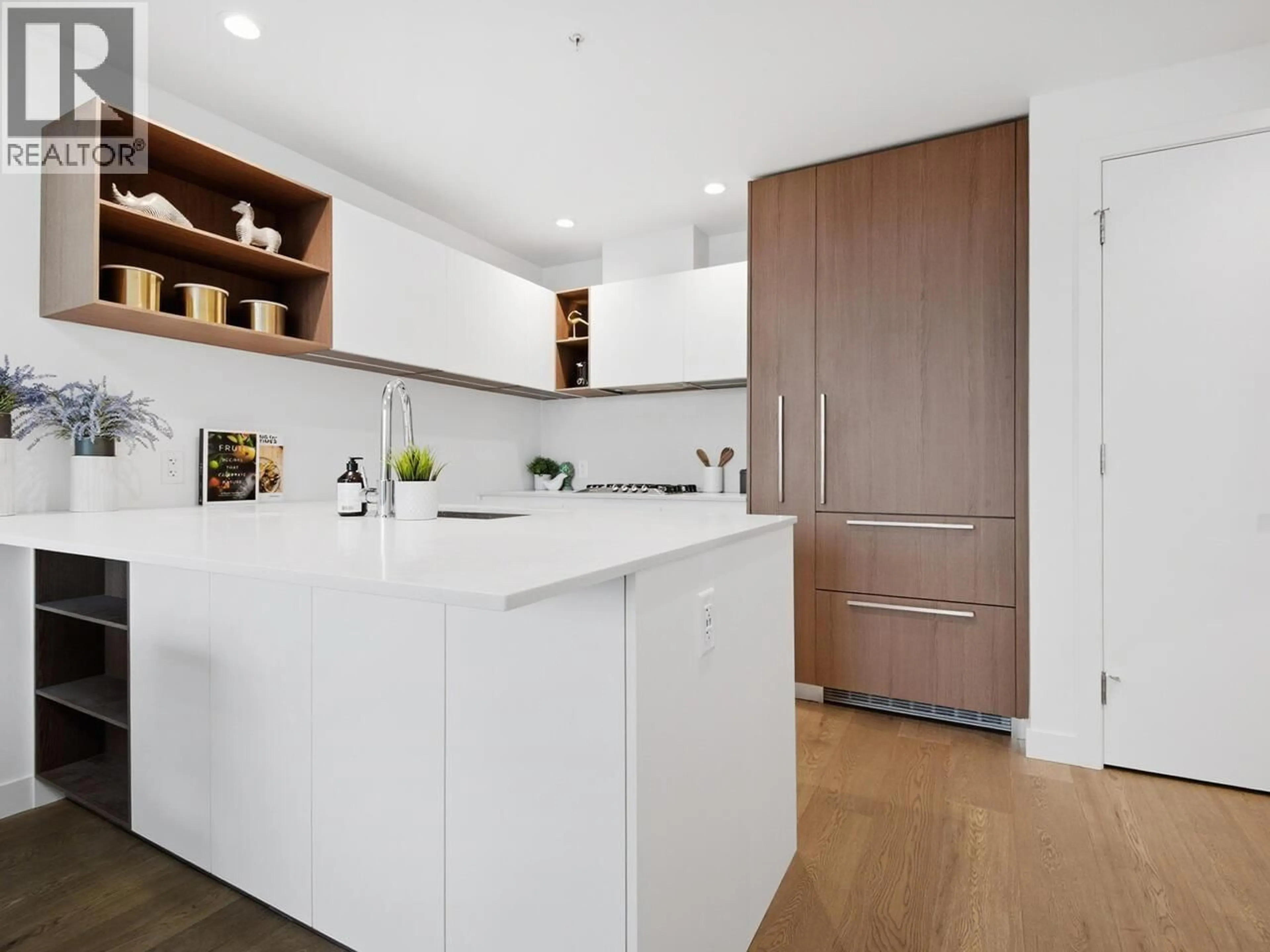 Contemporary kitchen, unknown for 905 - 6000 MCKAY AVENUE, Burnaby British Columbia V5H0K2