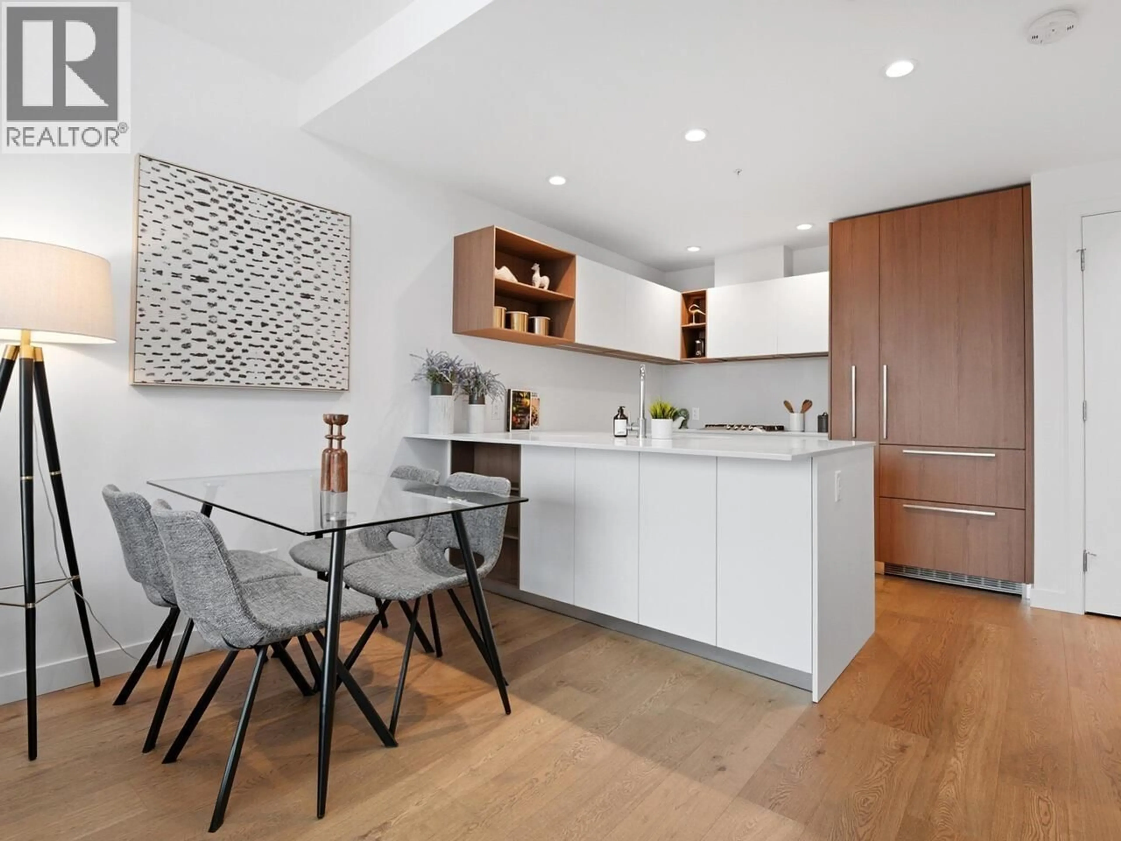 Open concept kitchen, unknown for 905 - 6000 MCKAY AVENUE, Burnaby British Columbia V5H0K2